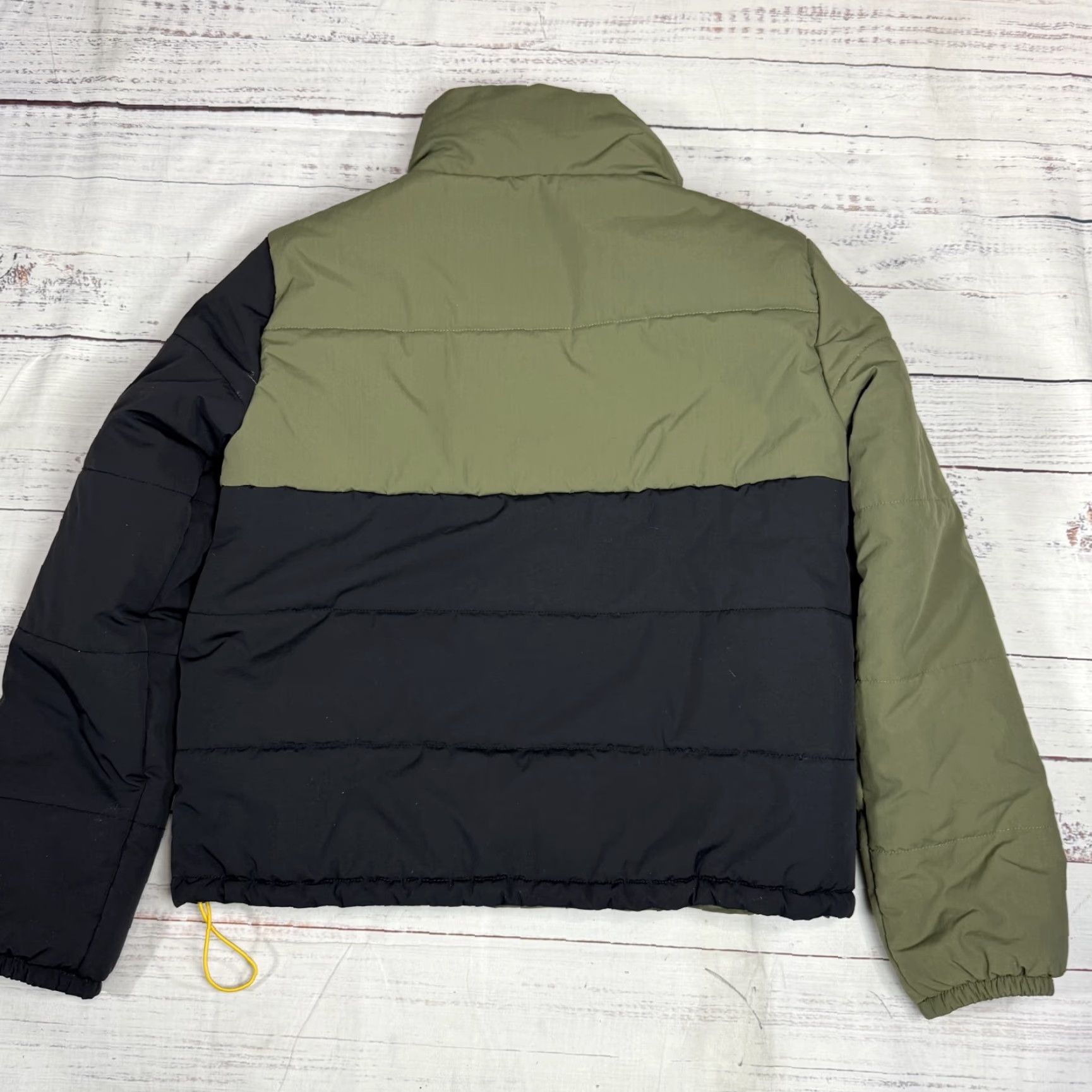 Vans VANS Women's Green Black Snowboard Ski Jacket Puffer 1/2 Zip Nylon XS Jacket Womens XS Black Green Winter Outdoor Gear Size XS / US 0-2 / IT 36-38 - 4 Thumbnail