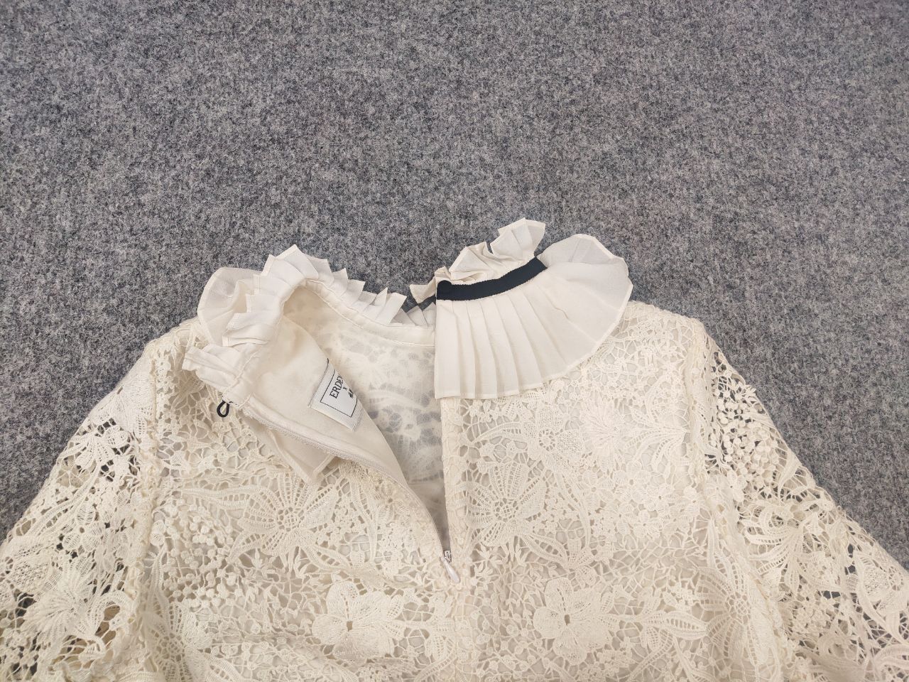 Erdem Erdem x H&M lace Top blouse ruffles contrasting ribbon Size S / US 4 / IT 40 - 13 Thumbnail