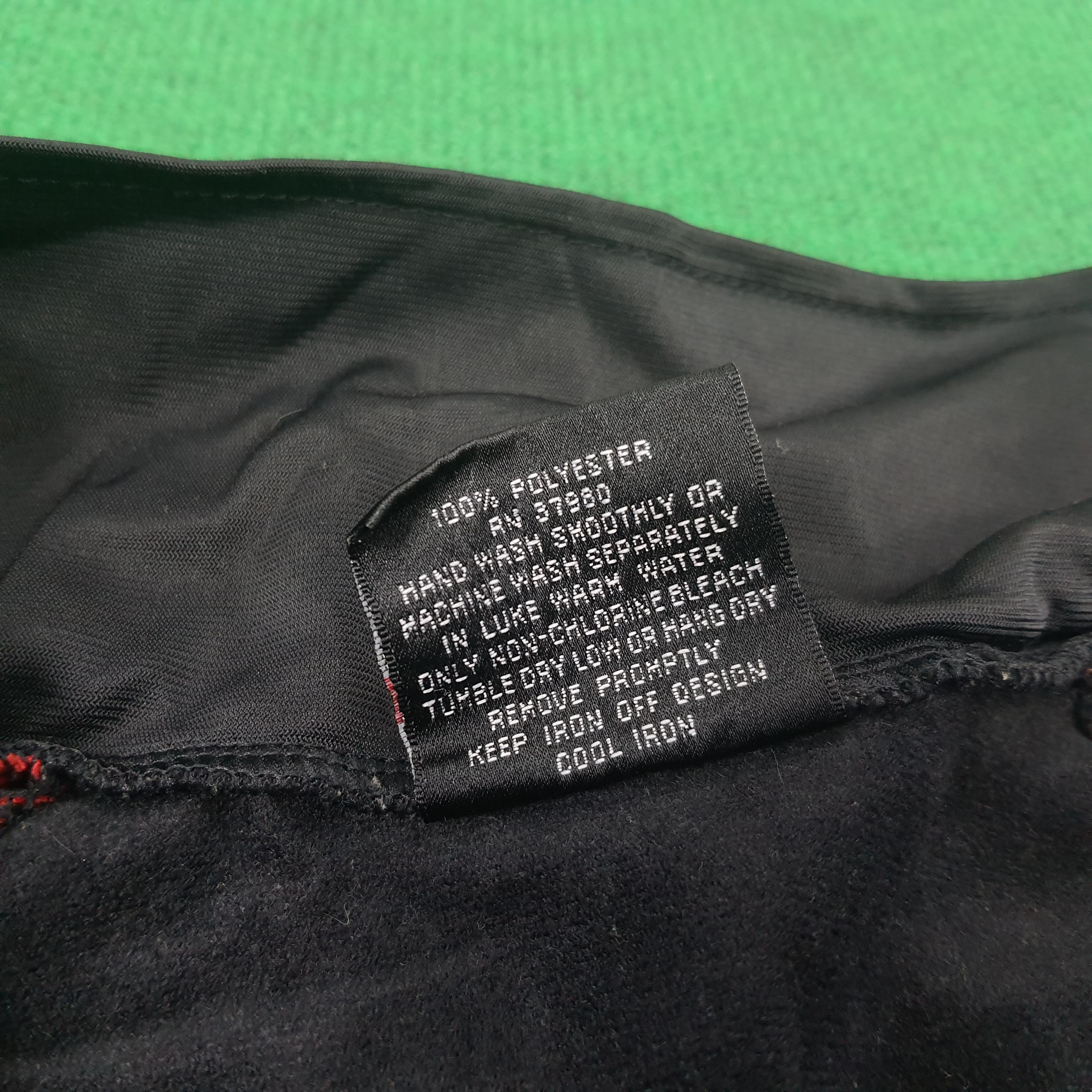 Fubu Vintage FUBU Sports For Us By Us Sportwear Zipper Jacket Size US M / EU 48-50 / 2 - 6 Thumbnail