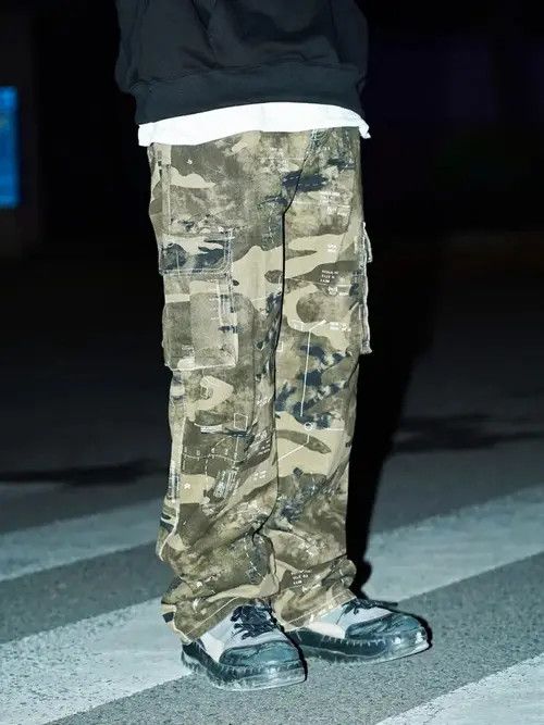 Jean camo pattern cargo distressed pants Size US 32 / EU 48 - 1 Thumbnail