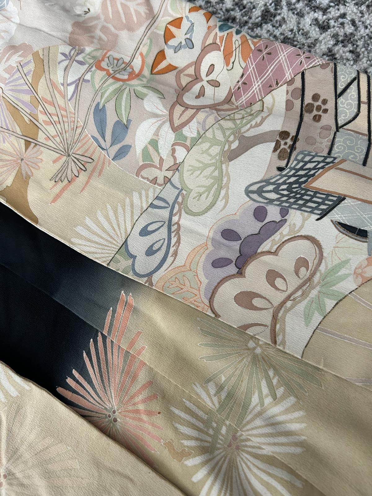 Unknown London Vintage 80s Silk Kimono w/ Fan & Floral Motifs + Red Lining Size ONE SIZE - 4 Thumbnail