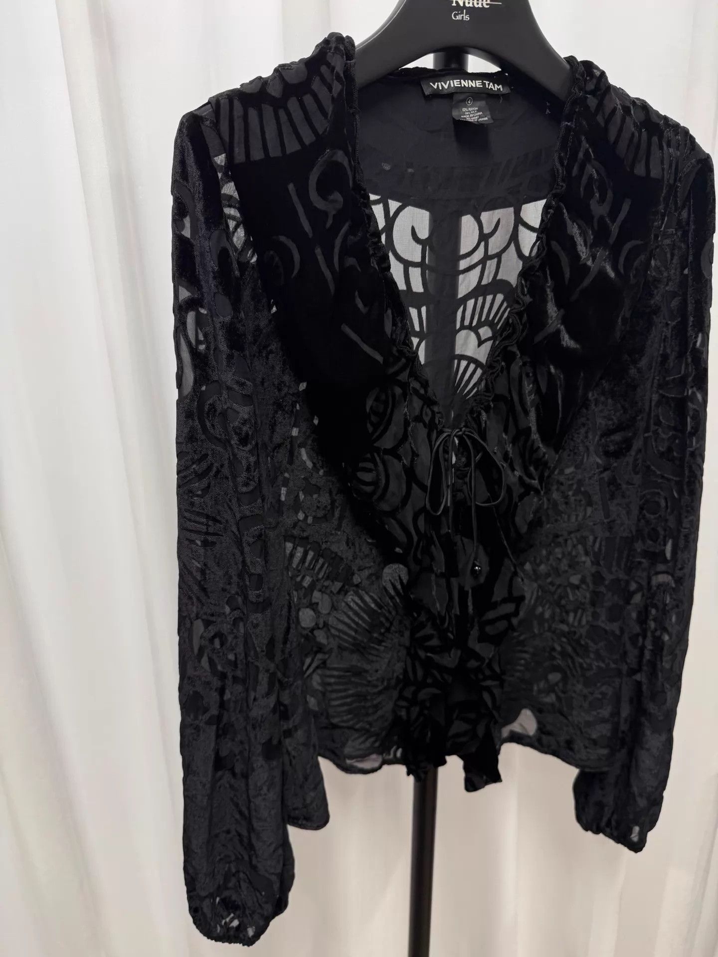 Vivienne Tam Vivienne Tam Black Long-Sleeve Lace Top 4 Size S / US 4 / IT 40 - 2 Thumbnail