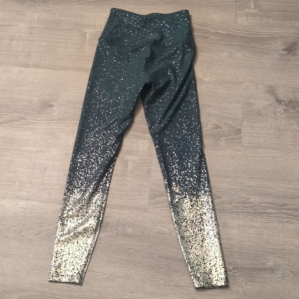Beyond Yoga Beyond Yoga hunter Green Alloy Ombre Leggings size small Size 22" - 5 Thumbnail
