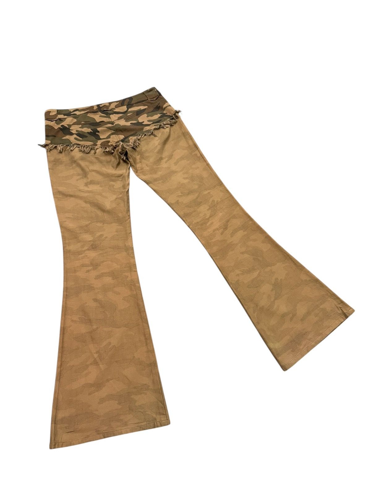 Other LE GRAND BLEU CAMO FLARED PANT Size 30" / US 8 / IT 44 - 9 Thumbnail