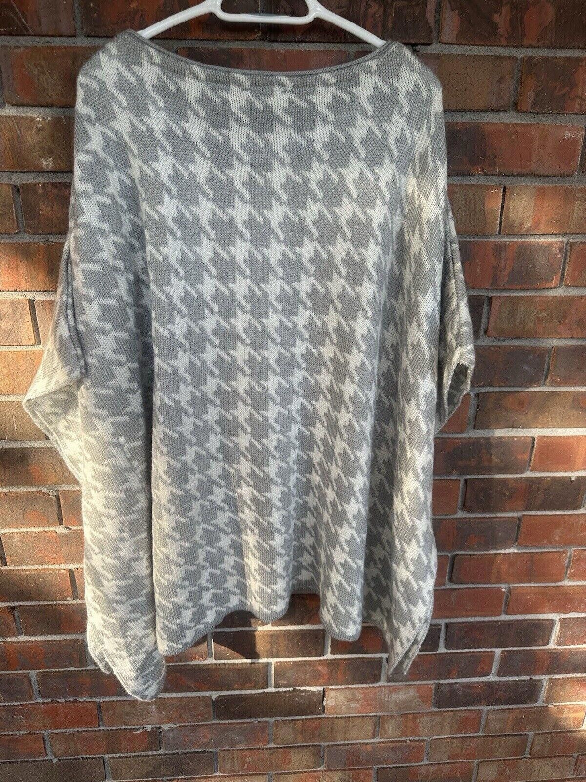 Designer Grey White Houndstooth Knit Sweater Poncho 2X Size XXL / US 16-18 / IT 52-54 - 3 Thumbnail