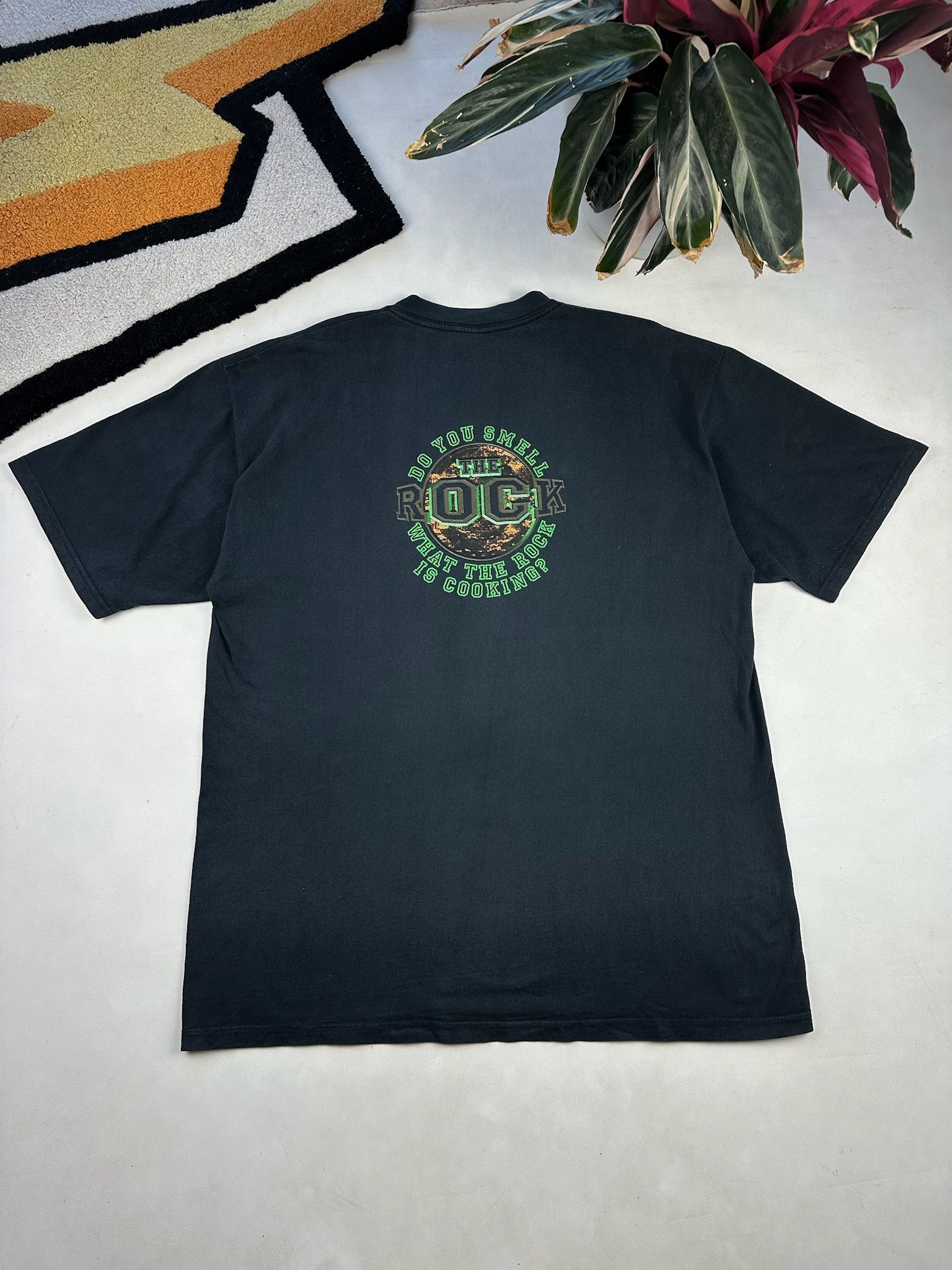Vintage Vintage WWE The Rock T-Shirt 1998 Size US XL / EU 56 / 4 - 3 Thumbnail