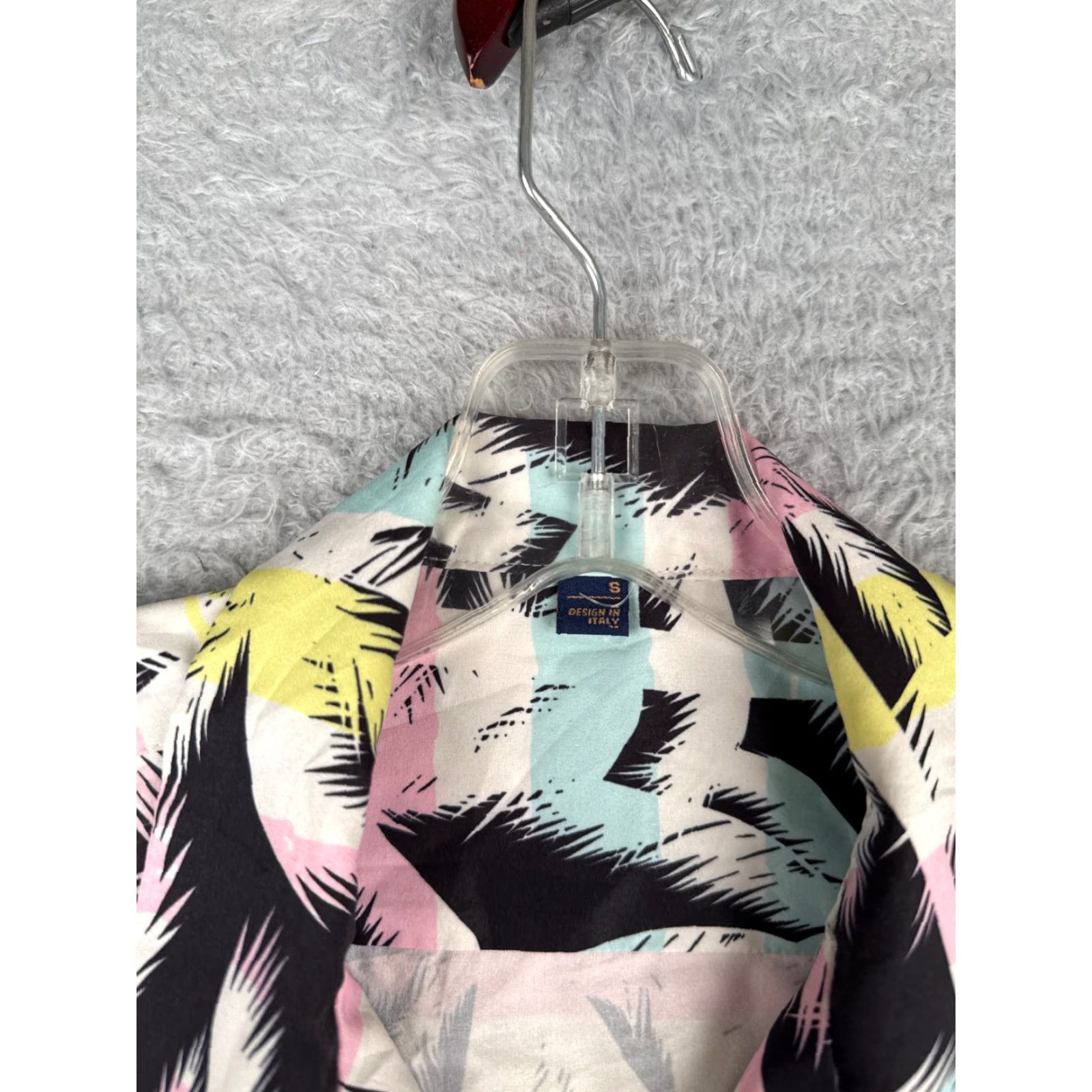 Vintage Hawaiian Shirt Men Small Pink Blue Palm Tree Leaf Button Up 100% Polyester Italy Size US S / EU 44-46 / 1 - 6 Thumbnail