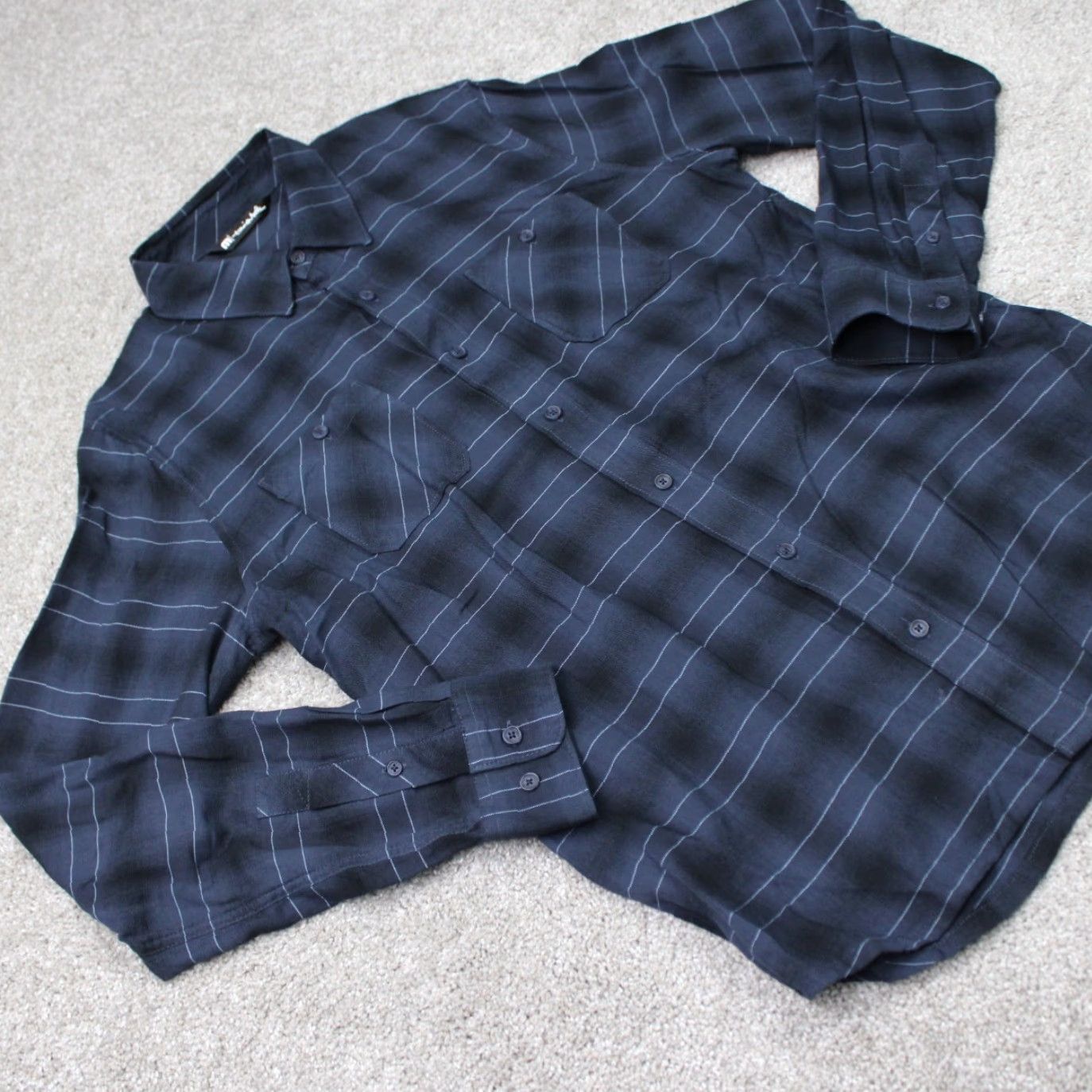 TravisMathew Travis Mathew Shirt Mens Medium Blue Plaid Flannel Rayon/Cotton Long Sleeve Button-Up Shirt Size US M / EU 48-50 / 2 - 7 Thumbnail