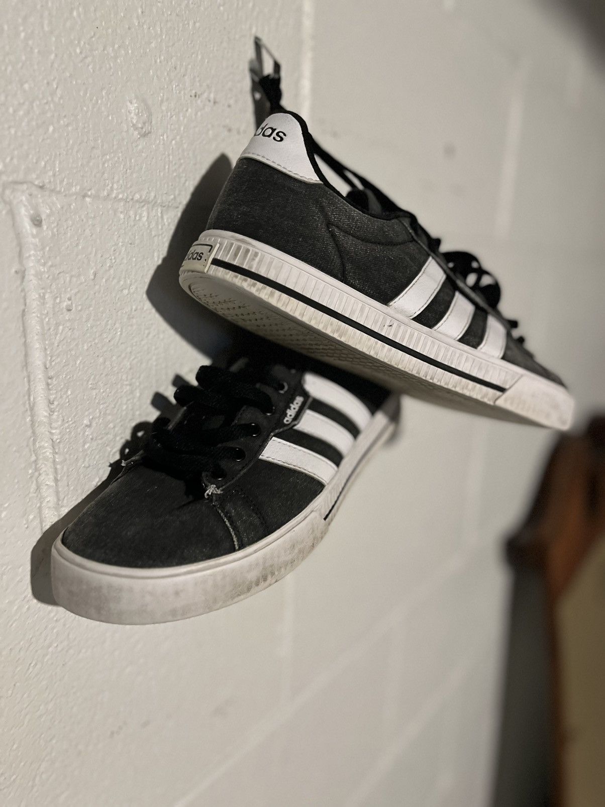 Adidas Adidas shoes Size US 10.5 / EU 43-44 - 5 Thumbnail