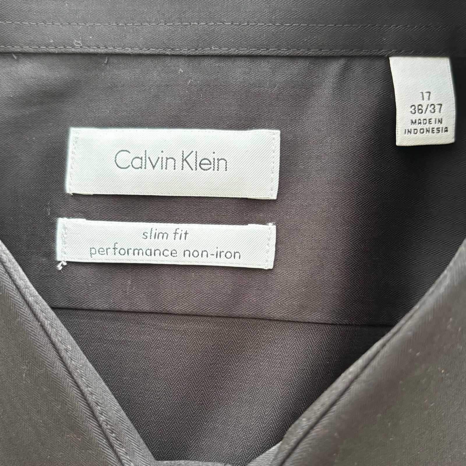 Calvin Klein Calvin Klein Black Slim Fit Button-Down Shirt 17 36/37 Size US XL / EU 56 / 4 - 8 Thumbnail