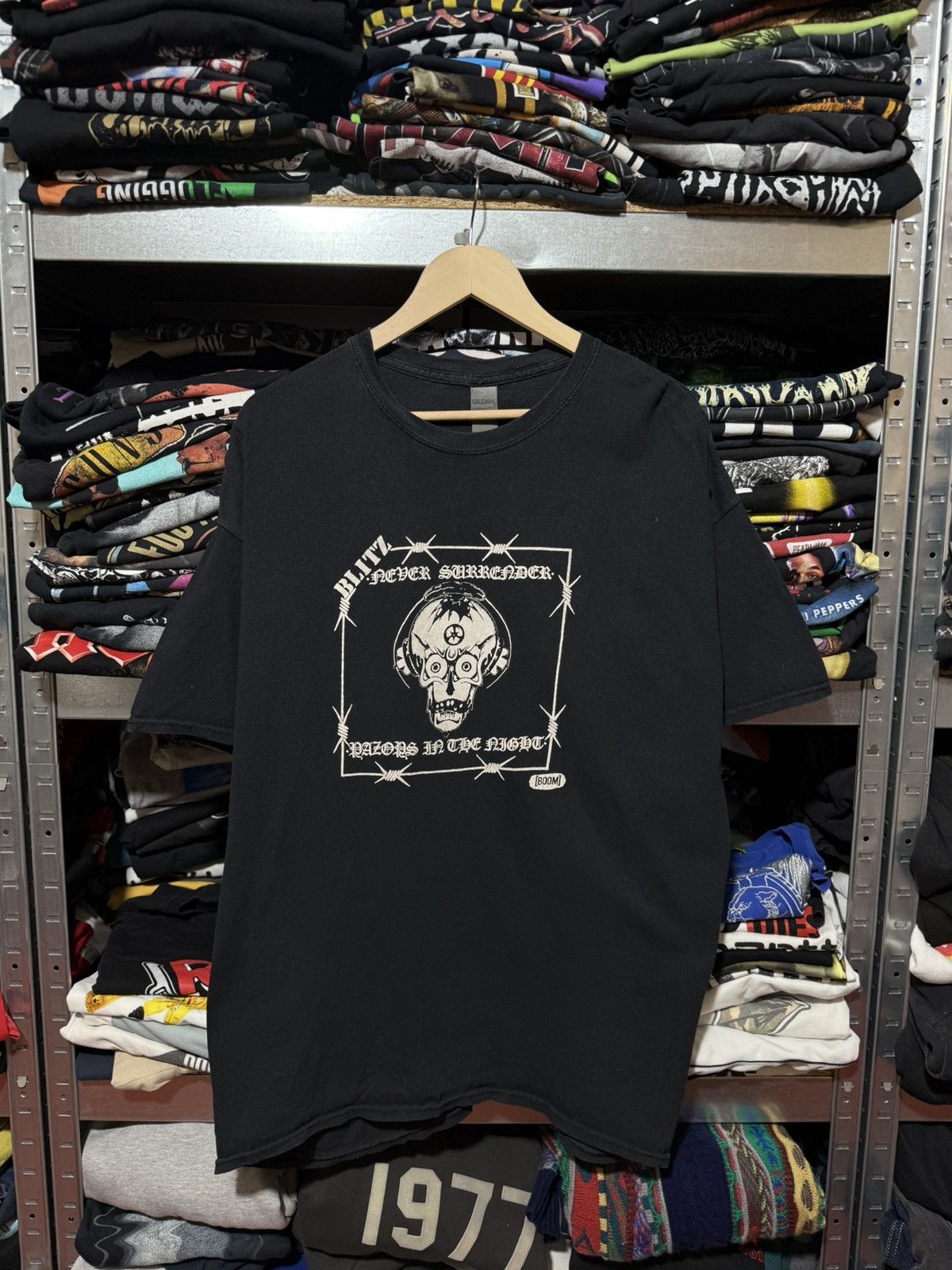 Band Tees Vintage 2000’s Blitz Never Surrender Rock Band T-Shirt Y2K Size US XXL / EU 58 / 5 - 1 Thumbnail