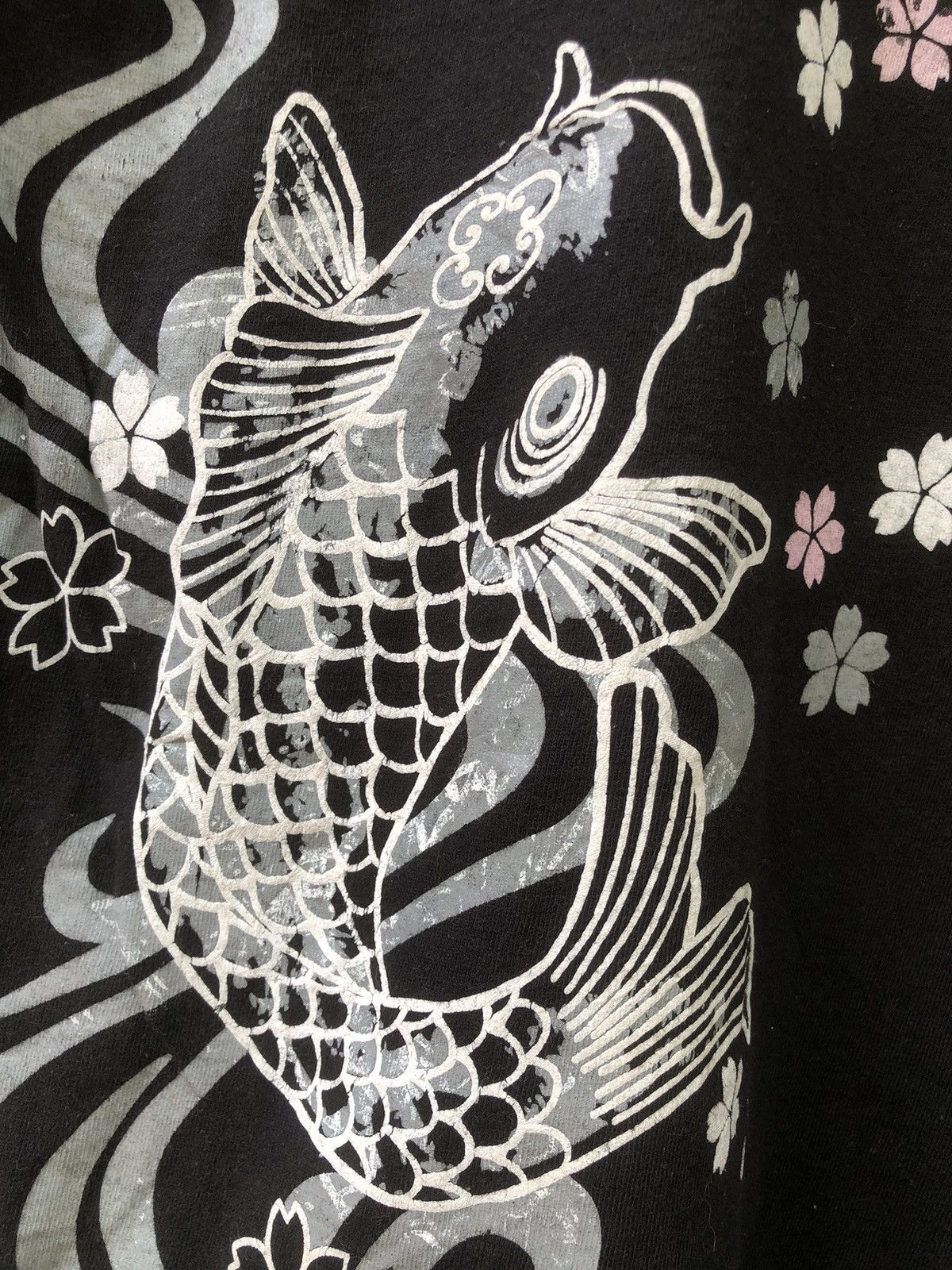Japanese Brand × Toyo Enterprises × Vintage Vintage 90s Japanese Brands Sukajan Koi Fish Tshirt Size US L / EU 52-54 / 3 - 7 Thumbnail