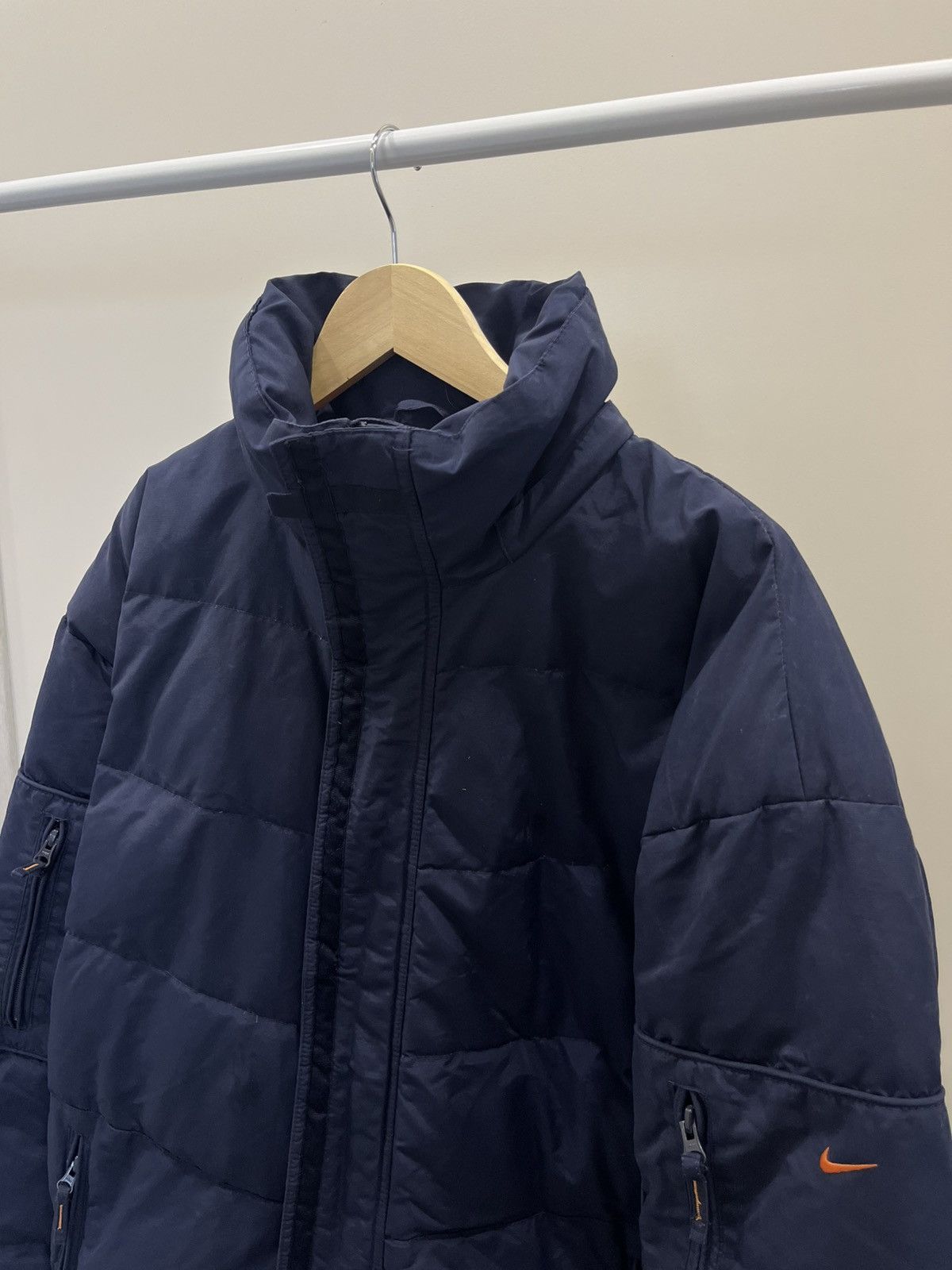 Nike Nike Vintage Puffer Down Jacket Hide Pockets Size US L / EU 52-54 / 3 - 2 Thumbnail