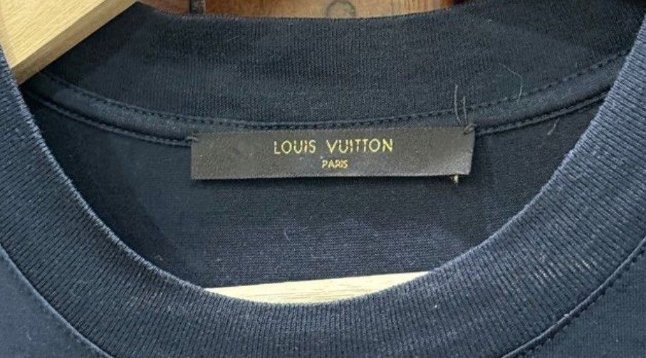 Louis Vuitton Louis Vuitton Black Elephant Embroidered T-shirt Size US S / EU 44-46 / 1 - 4 Thumbnail