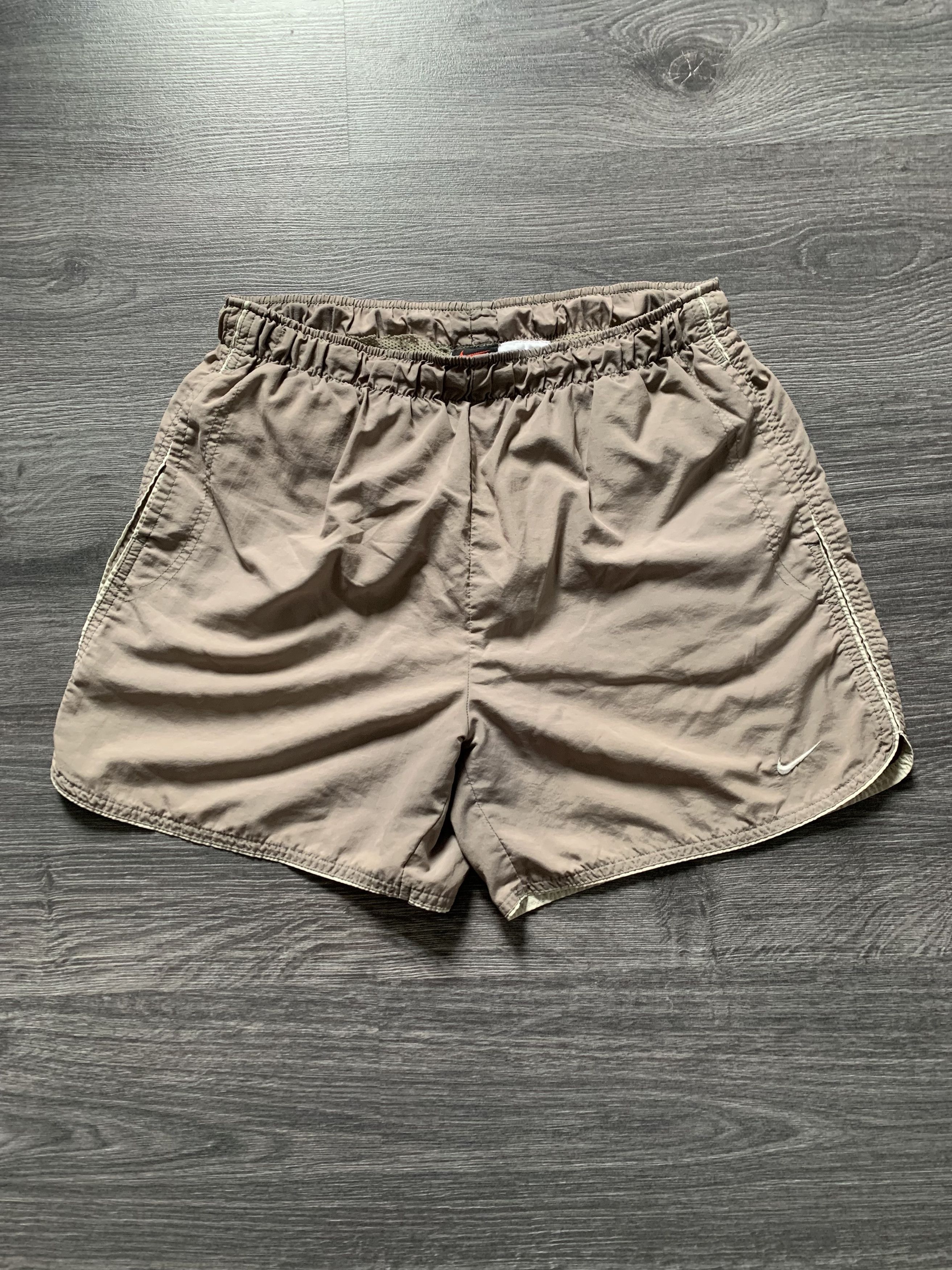Nike Vintge Nike Mini Swoosh Sportwear Shorts Y2K Size US 30 / EU 46 - 1 Thumbnail