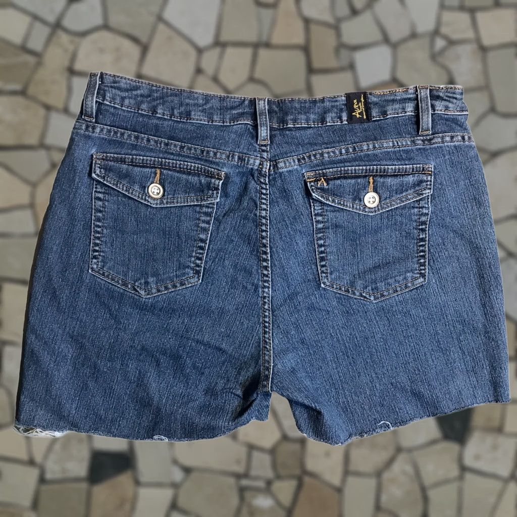 Wrangler Wrangler Aura Womens Denim Blue Cut-Off Shorts Medium Wash 14 5-Pocket Zip Regular Rise 10in Western Rodeo Mens/ Womens? Size 36" / US 14 / IT 50 - 1 Thumbnail
