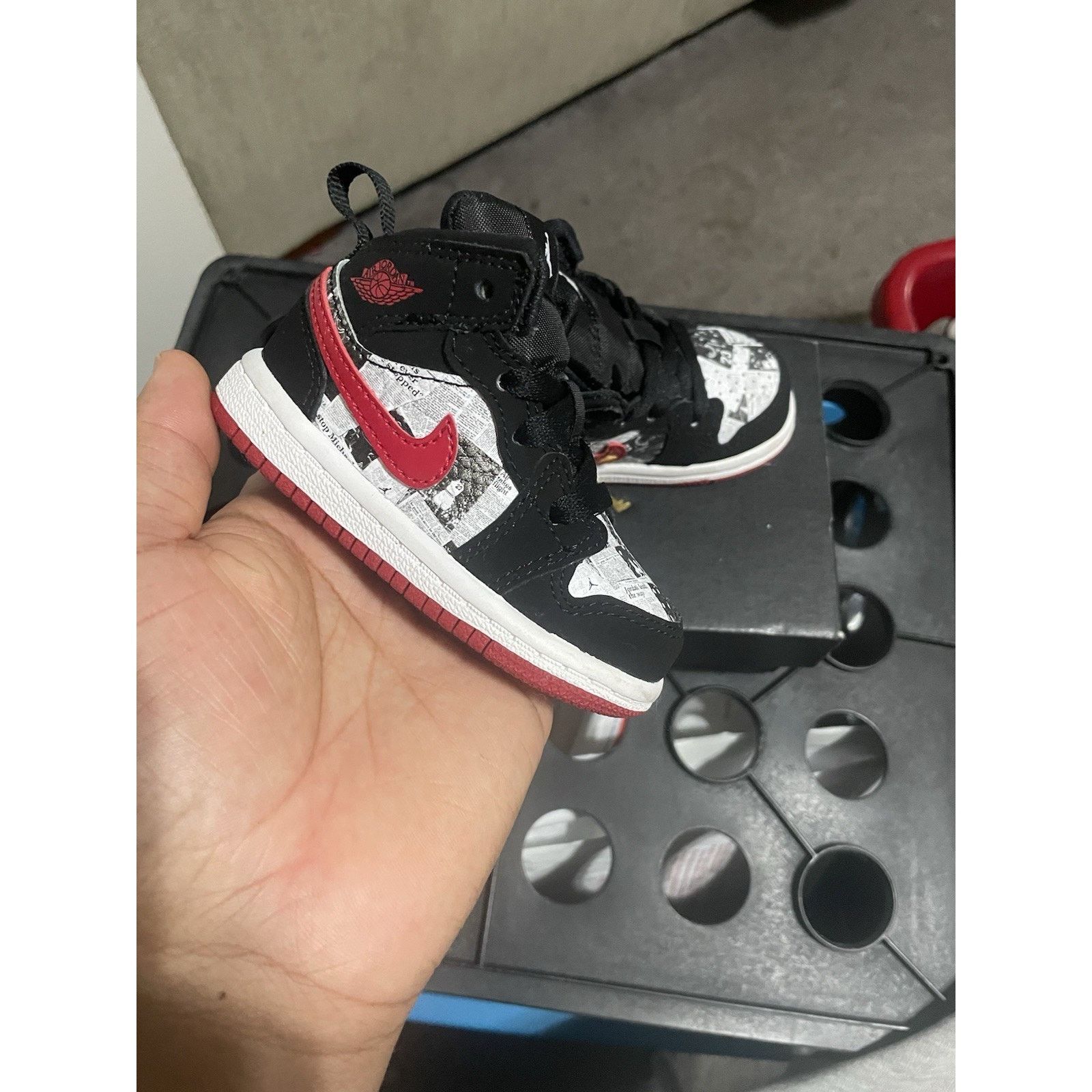 Jordan Brand Size 4c-Air Jordan 1 Mid SE TD Black Gym Red White Newspaper Size US 5 / EU 37 - 1 Thumbnail