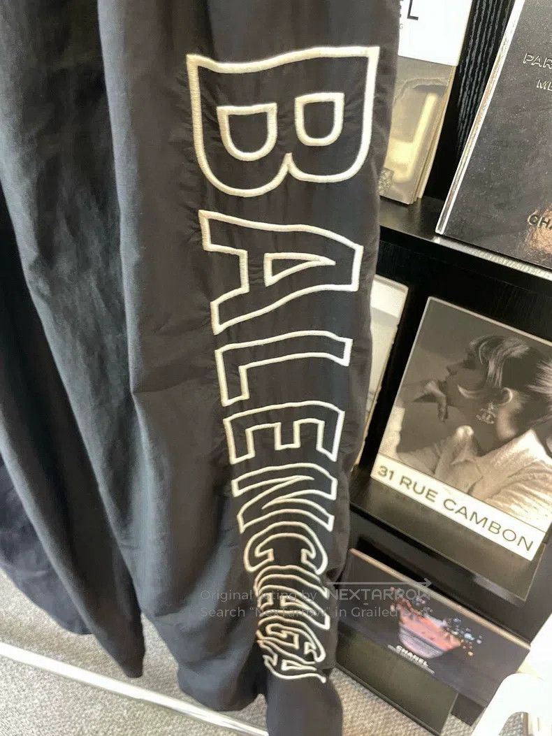 Balenciaga Balenciaga size S Side Letter Logo Mid Rise Casual Pants Size US 27 - 3 Thumbnail