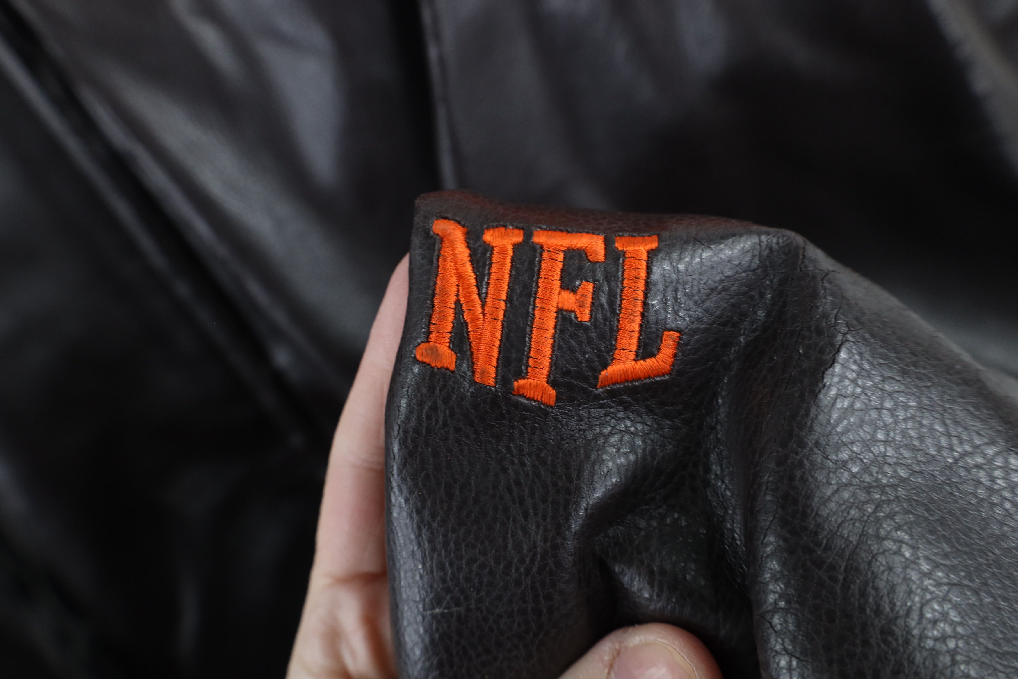 Vintage Vintage 90s Y2K Leather Cleveland Browns Football Jacket Size US L / EU 52-54 / 3 - 7 Thumbnail