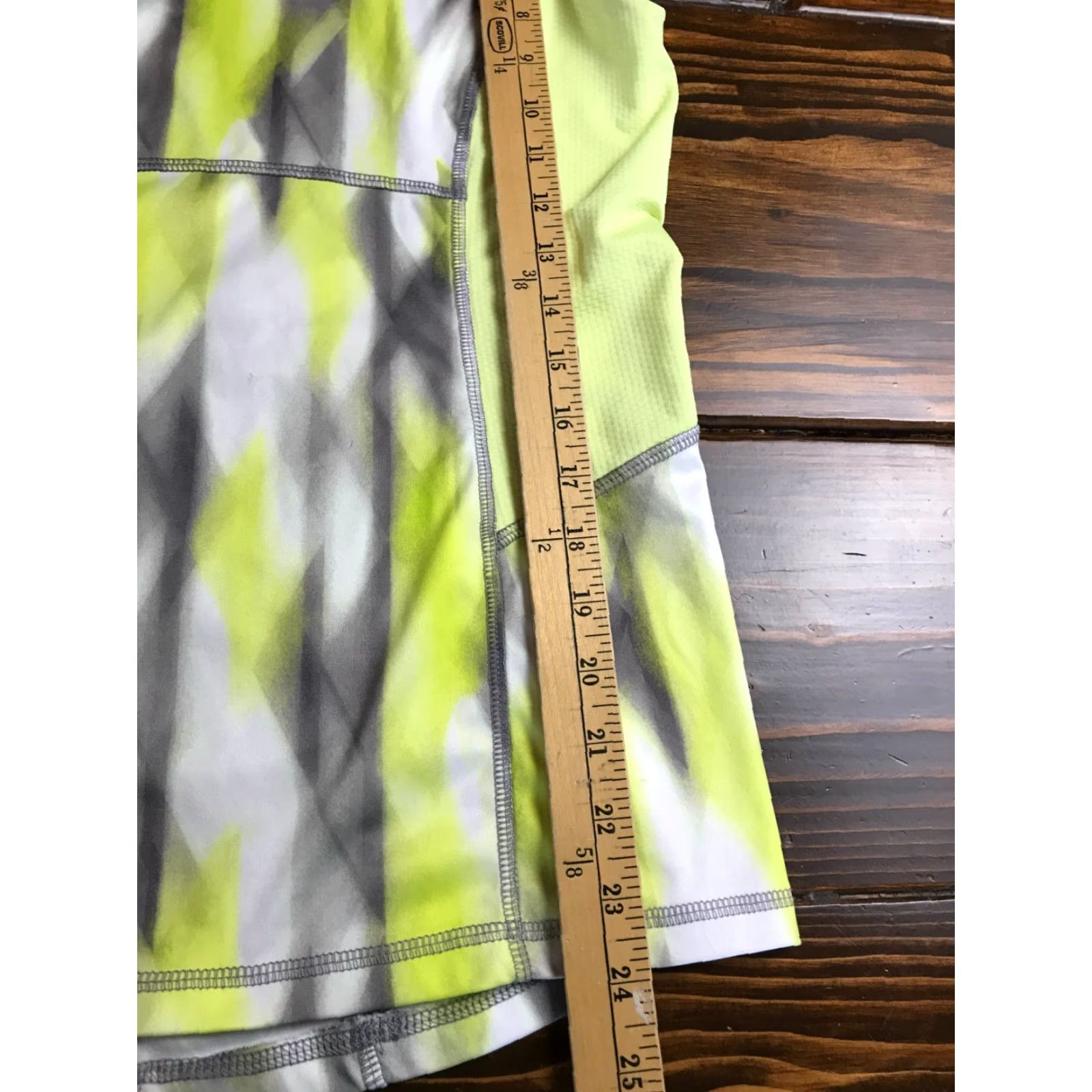 Tek Gear Tek Gear Tank Top Women's Size Small Neon Green Activewear Sleeveless Shirt/Top Womens Small Neon Green Activewear Tank Tek Gear Size S / US 4 / IT 40 - 5 Thumbnail