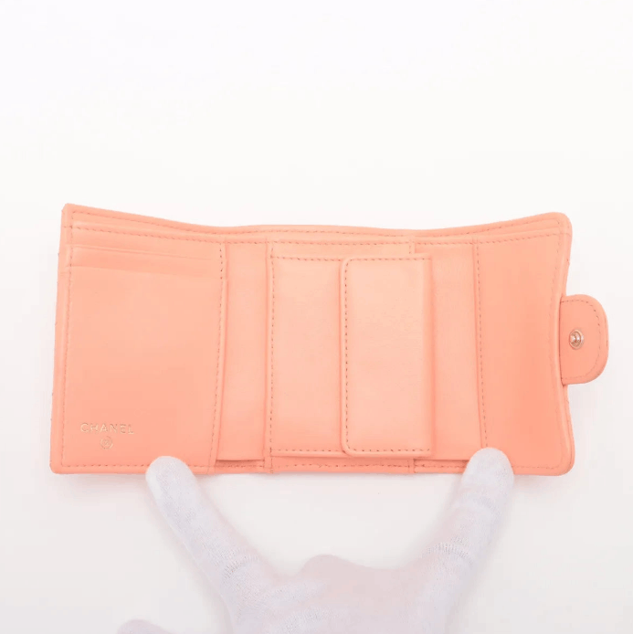 Chanel CC Logo Matelasse Lambskin Compact Wallet Pink Salmon Size ONE SIZE - 4 Thumbnail