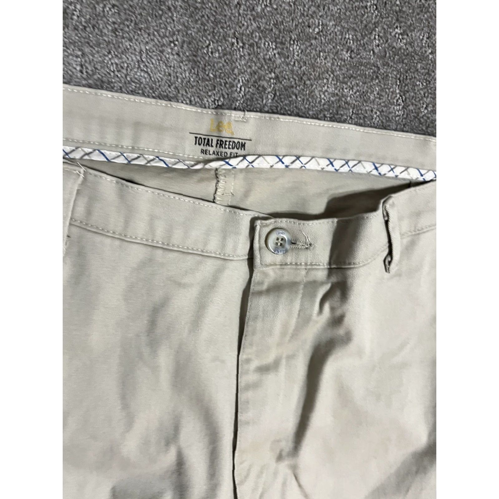 Lee Lee Pants Men 36x30 Beige Total Freedom Relaxed Fit Straight Leg Stretch Dress Pants Size US 36 / EU 52 - 5 Thumbnail