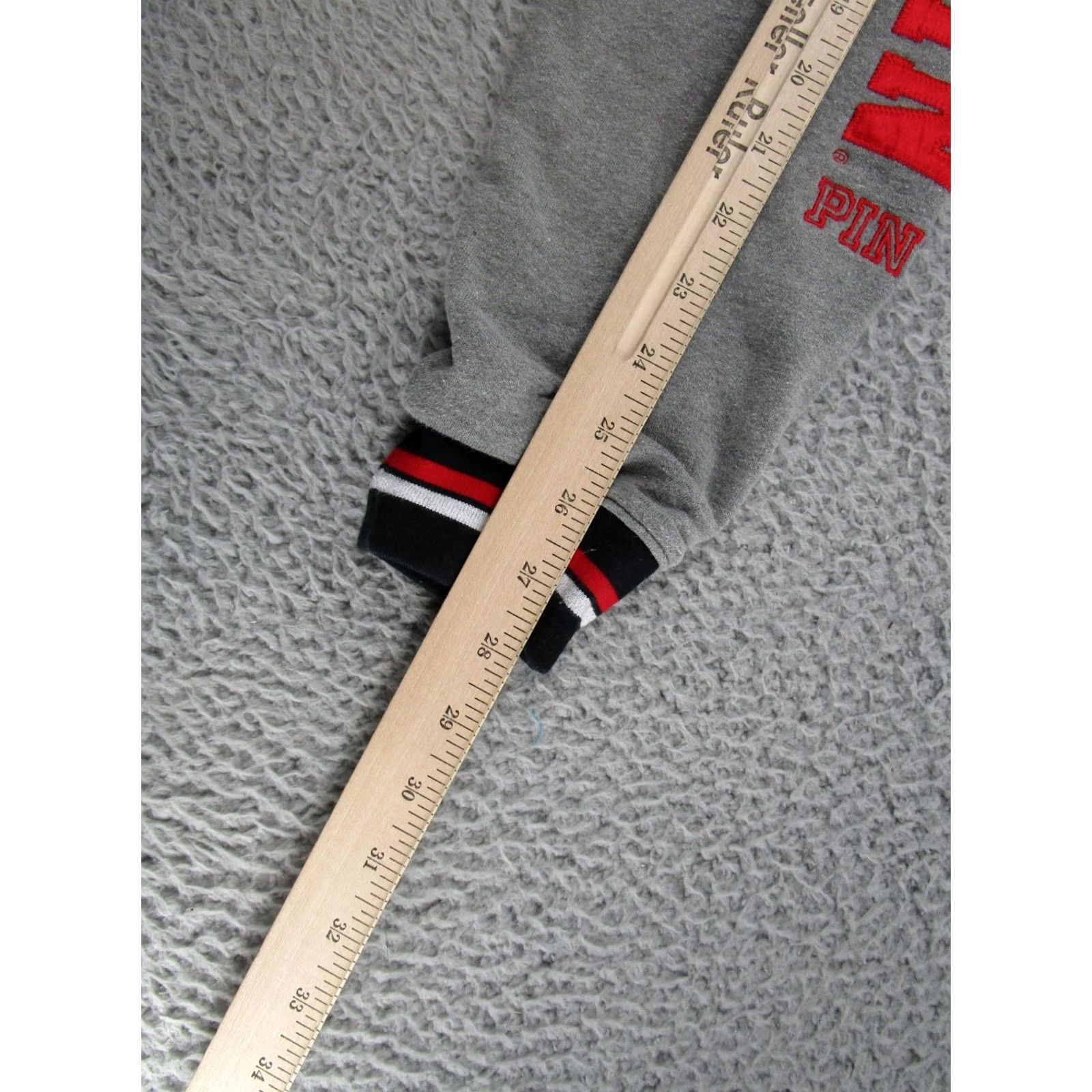 Victoria's Secret Love Pink Victoria's Secret WISCONSIN BADGERS Full Zip Women's Size M NCAA Pink Shirt Womens Size M / US 6-8 / IT 42-44 - 7 Thumbnail