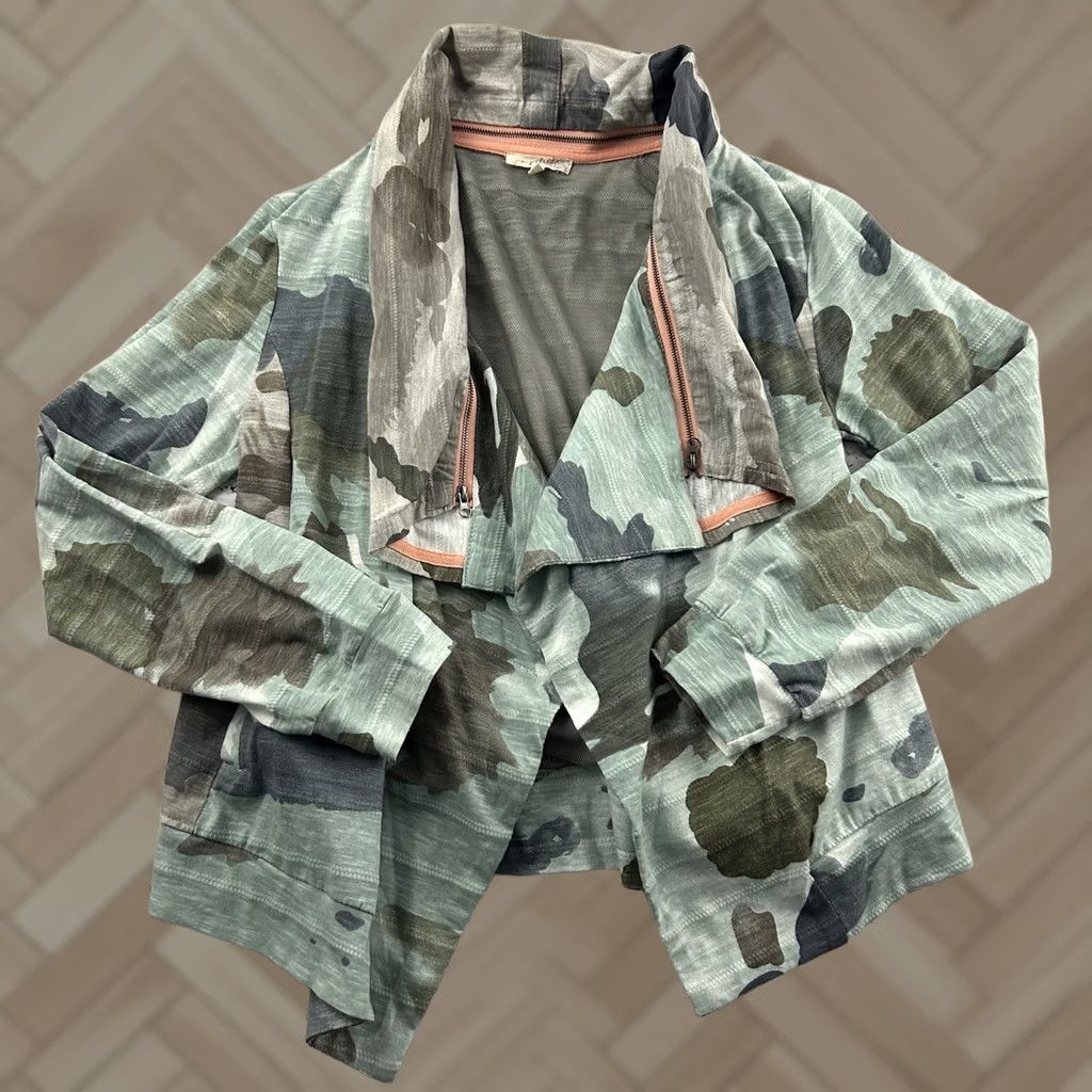 Vintage Mystree Camo Cardigan Sweatshirt Women Small Green Size S / US 4 / IT 40 - 1 Thumbnail