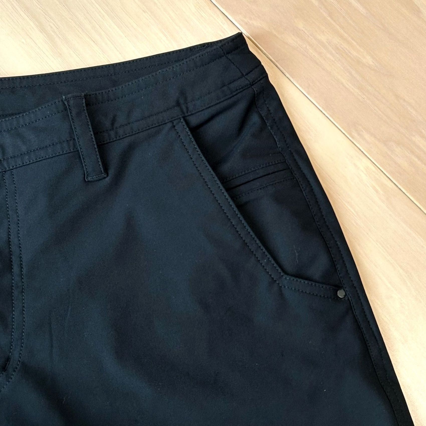 Lululemon Lululemon Kahuna Chino Black Shorts 10.5” Inseam Mens 32 - Preowned Size US 32 / EU 48 - 2 Thumbnail