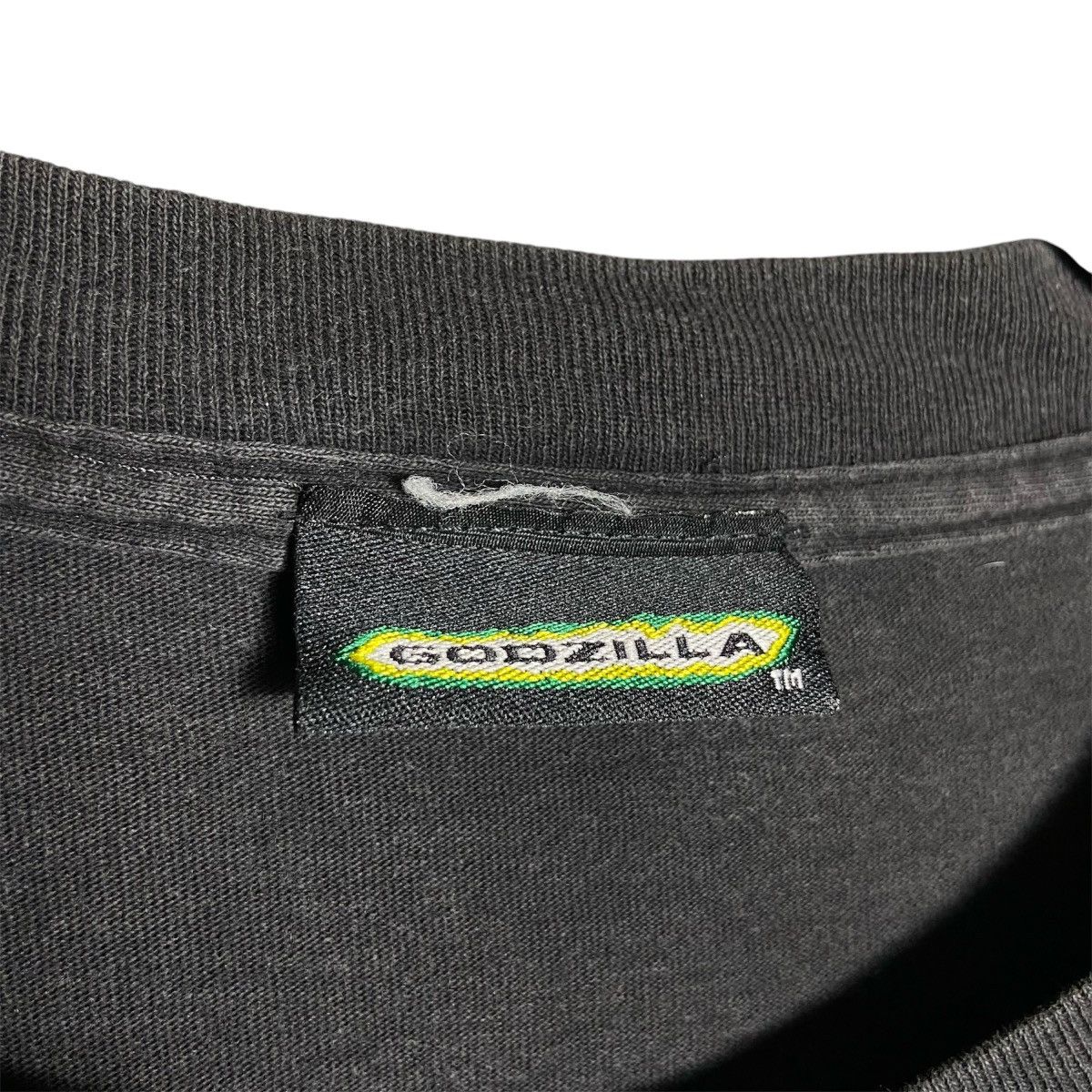 Vintage Vintage 90s Godzilla Movie Tee / Monster Graphic T-Shirt Size US XL / EU 56 / 4 - 3 Thumbnail