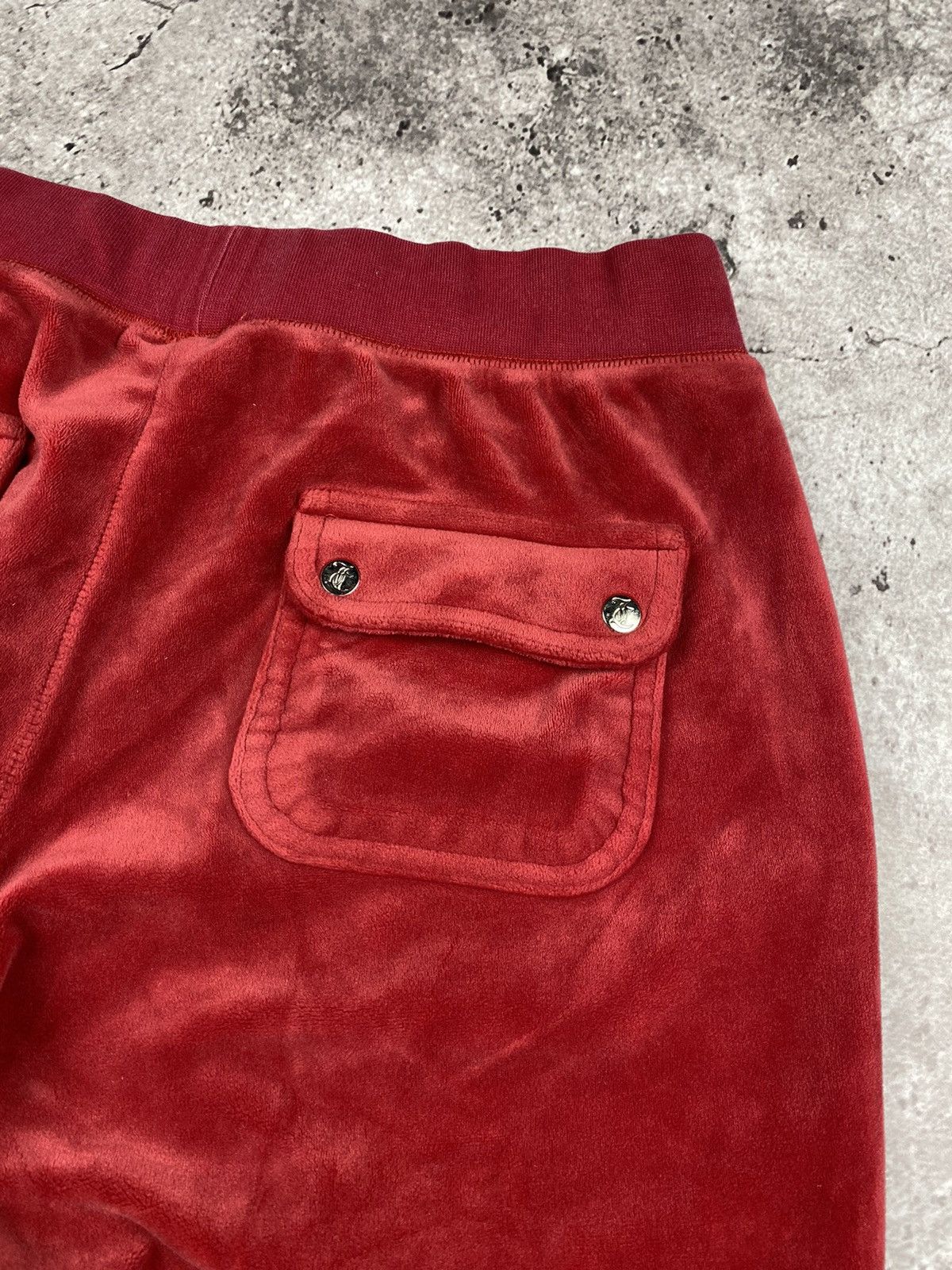 Juicy Couture × Vintage Vintage Juicy Couture Big Logo Y2K Flared velvet sweatpants Size 32" / US 10 / IT 46 - 8 Thumbnail