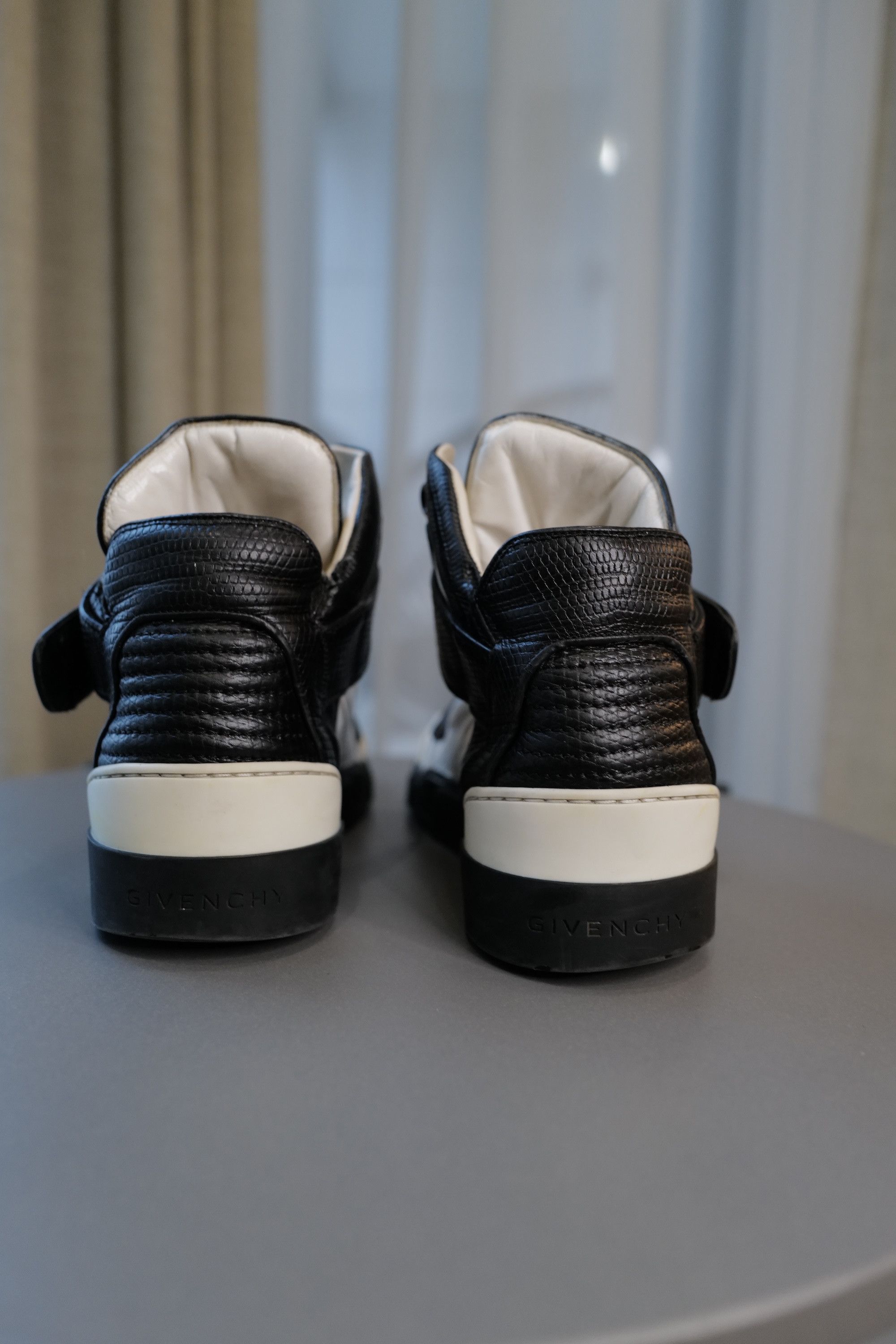 Givenchy Givenchy Hi Top Leather Sneakers Size US 8 / EU 41 - 17 Thumbnail