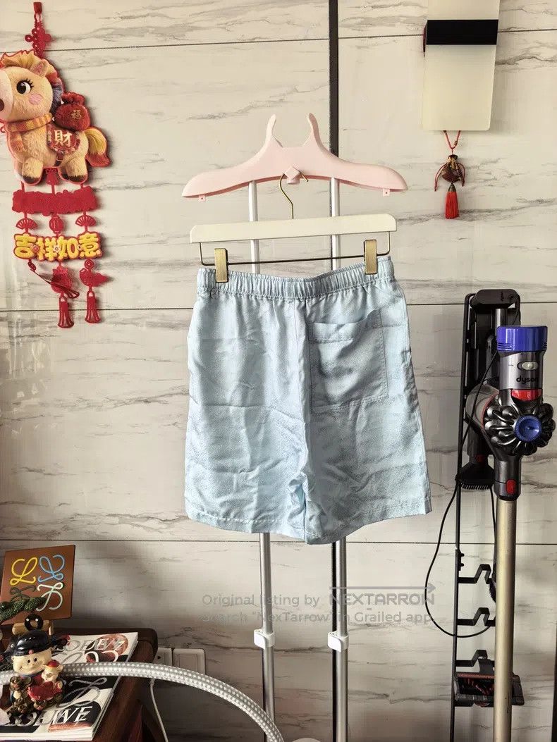 Loewe Loewe Mulberry silk full logo shorts Size US 30 / EU 46 - 2 Thumbnail