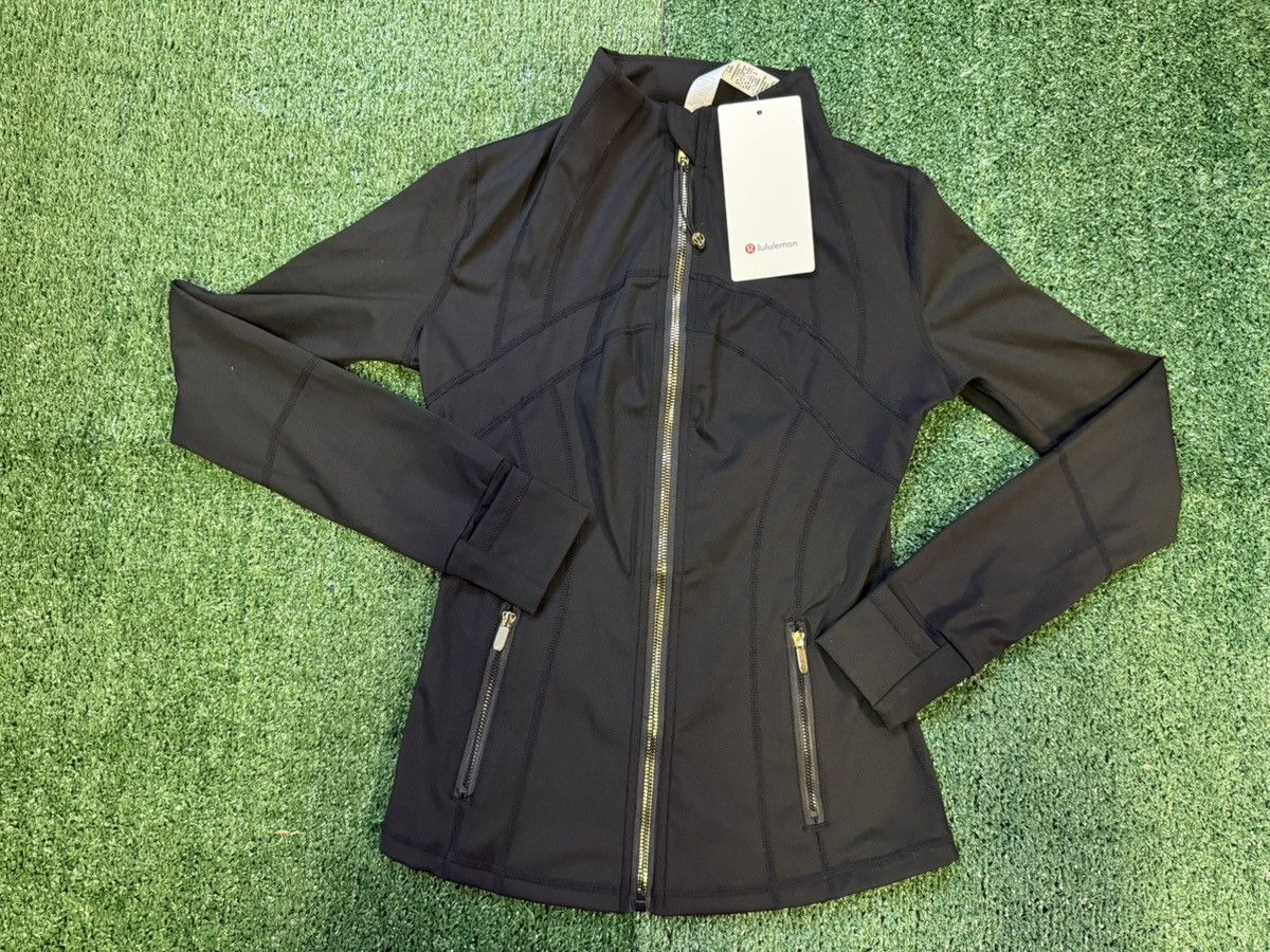 Lululemon Black with gold ripper lululemon Size S / US 4 / IT 40 - 2 Thumbnail