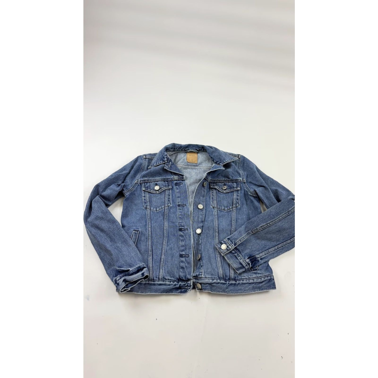 Gap GAP Jacket Womens XS Blue Denim Trucker Jean Coat 100% Cotton Casual Jacket Women XS Blue Denim Casual All Seasons Pockets Button Front Size 26" / US 2 / IT 38 - 2 Thumbnail