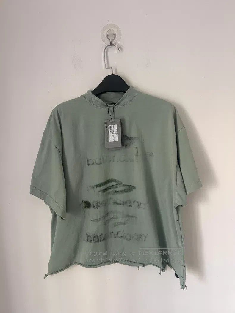 Balenciaga Balenciaga Cotton Printed Frayed Round Neck T-Shirt Size US S / EU 44-46 / 1 - 1 Thumbnail