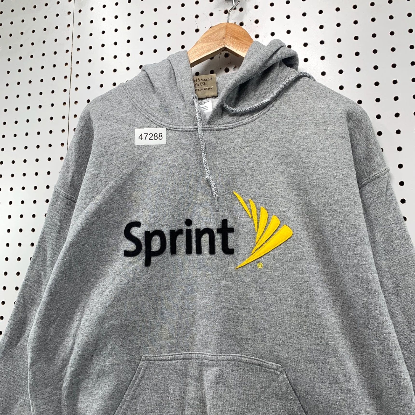Vintage VINTAGE New Sprint Cellular Hoodie Sweatshirt Men Large Gray Hooded Embroidered NWT Sweatshirt Pullover Crew Neck Cotton Fleece Size US L / EU 52-54 / 3 - 7 Thumbnail