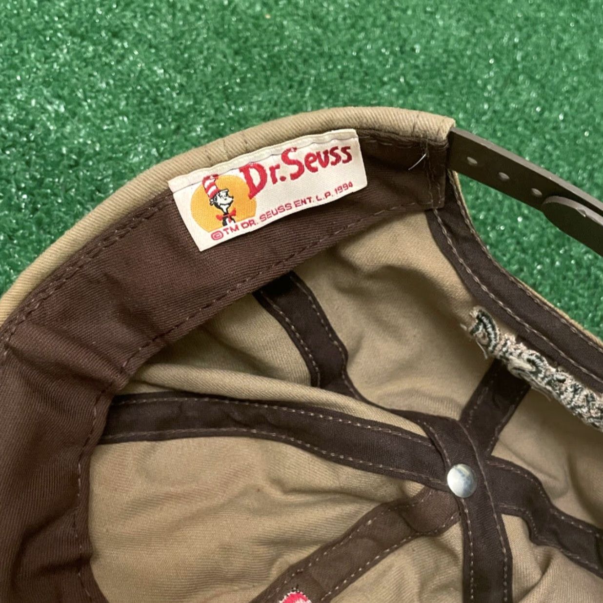 Vintage VINTAGE Cat In The Hat Dr Seuss Cartoon 1994 VTG SnapBack Hat Adult Mens One Size Brown 90s Cartoon Snapback Size ONE SIZE - 4 Thumbnail