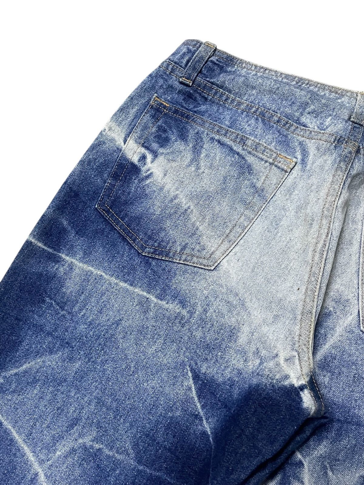 Benetton × Le Grande Bleu (L.G.B.) × Tornado Mart Benetton Glass Shattered Whiskers Wash Flared Jeans Size US 29 - 20 Thumbnail