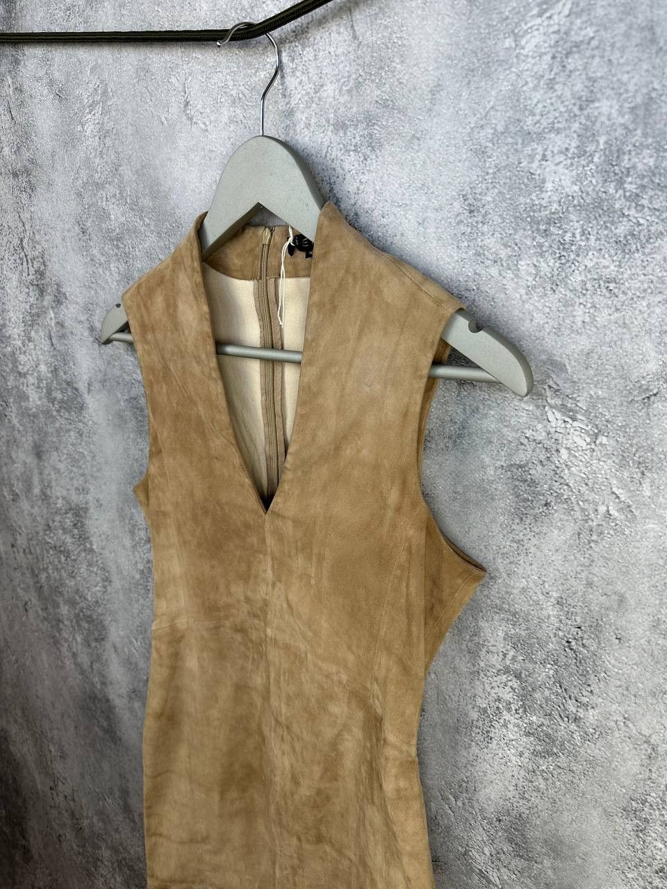 Reiss REISS Suede Lambskin Dress Sleeveless V-Neck Sheath Bodycon Size M / US 6-8 / IT 42-44 - 5 Thumbnail