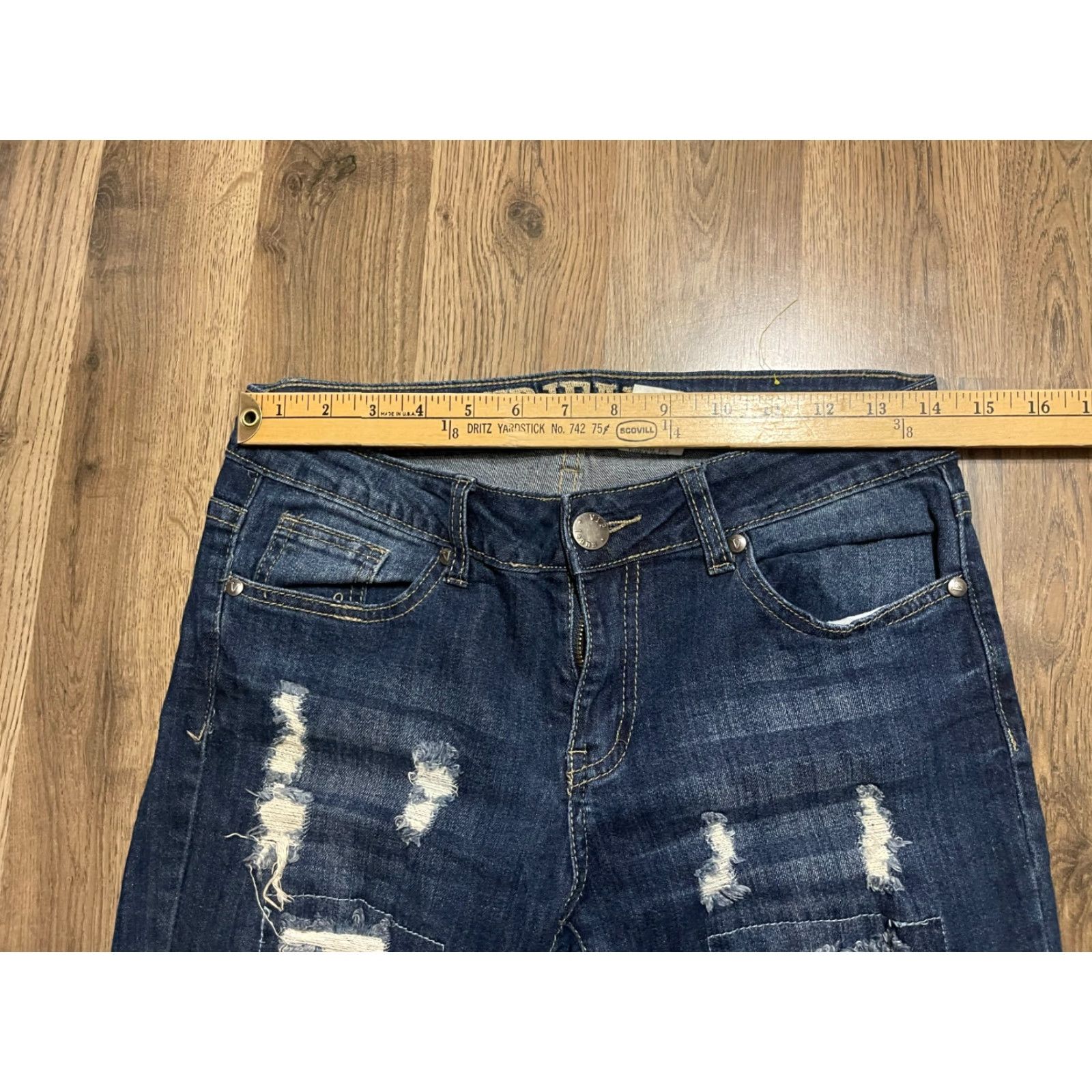 Vintage VIP Jeans Womens Jeans, 5/6, Blue Denim, Distressed, Straight Leg, Pockets, 30in Inseam, Regular Fit, Junior Size Size 27" / US 4 / IT 40 - 6 Thumbnail