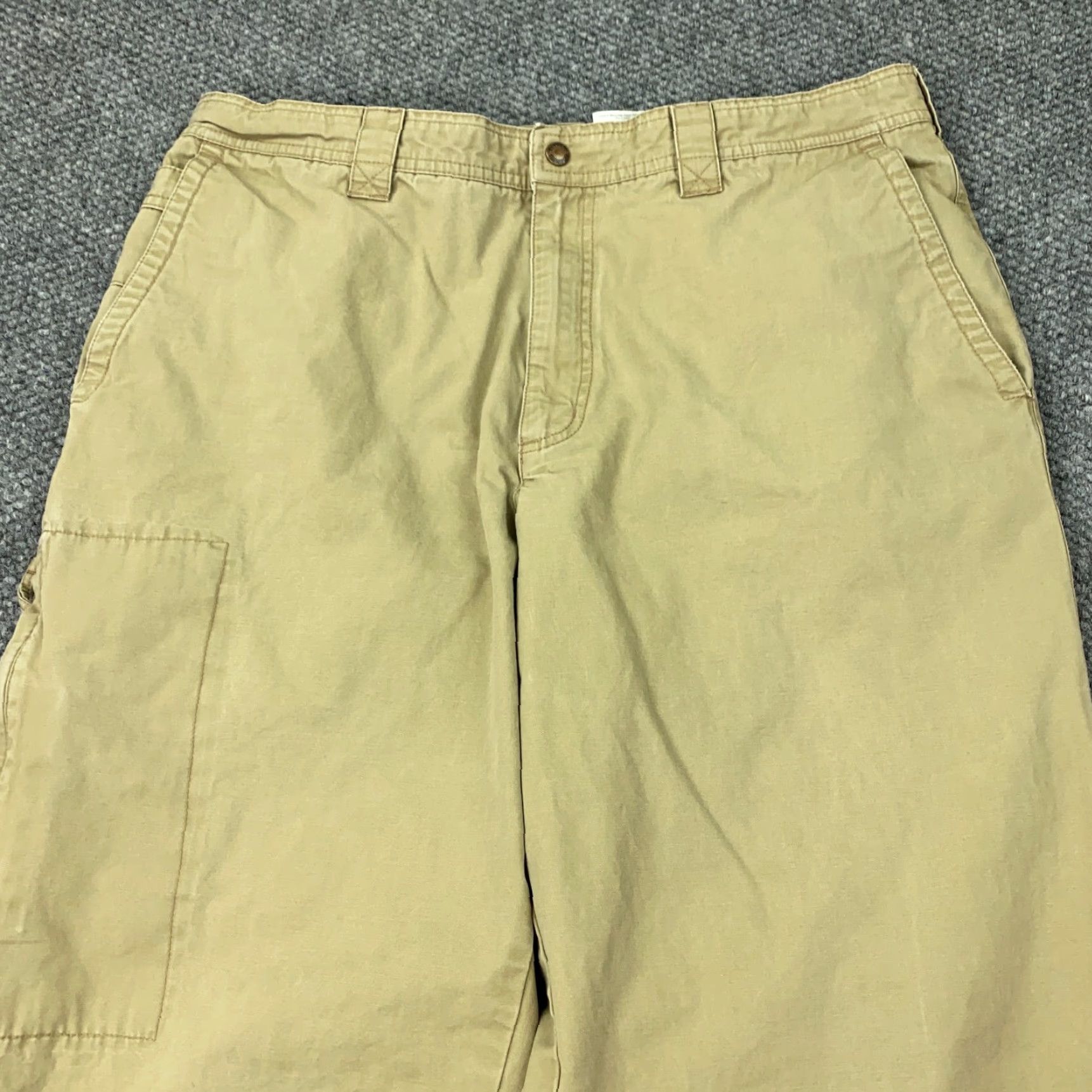 Vintage Columbia Cargo Pants Mens 38 Beige 32" Inseam Relaxed Fit Canvas Cargo Pockets Pants Mens Regular 38" Beige Columbia Omni-Shade Size US 38 / EU 54 - 2 Thumbnail