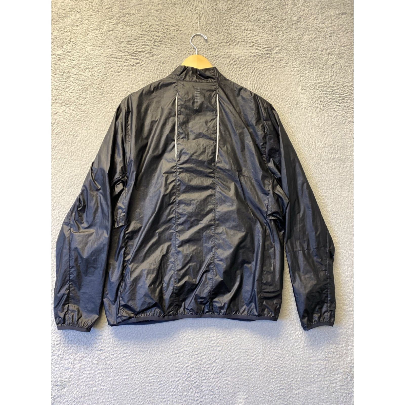 Under Armour VINTAGE? No. Under Armour Run Impasse Reflect Men’s L Waterproof Jacket Run Black Size US L / EU 52-54 / 3 - 7 Thumbnail
