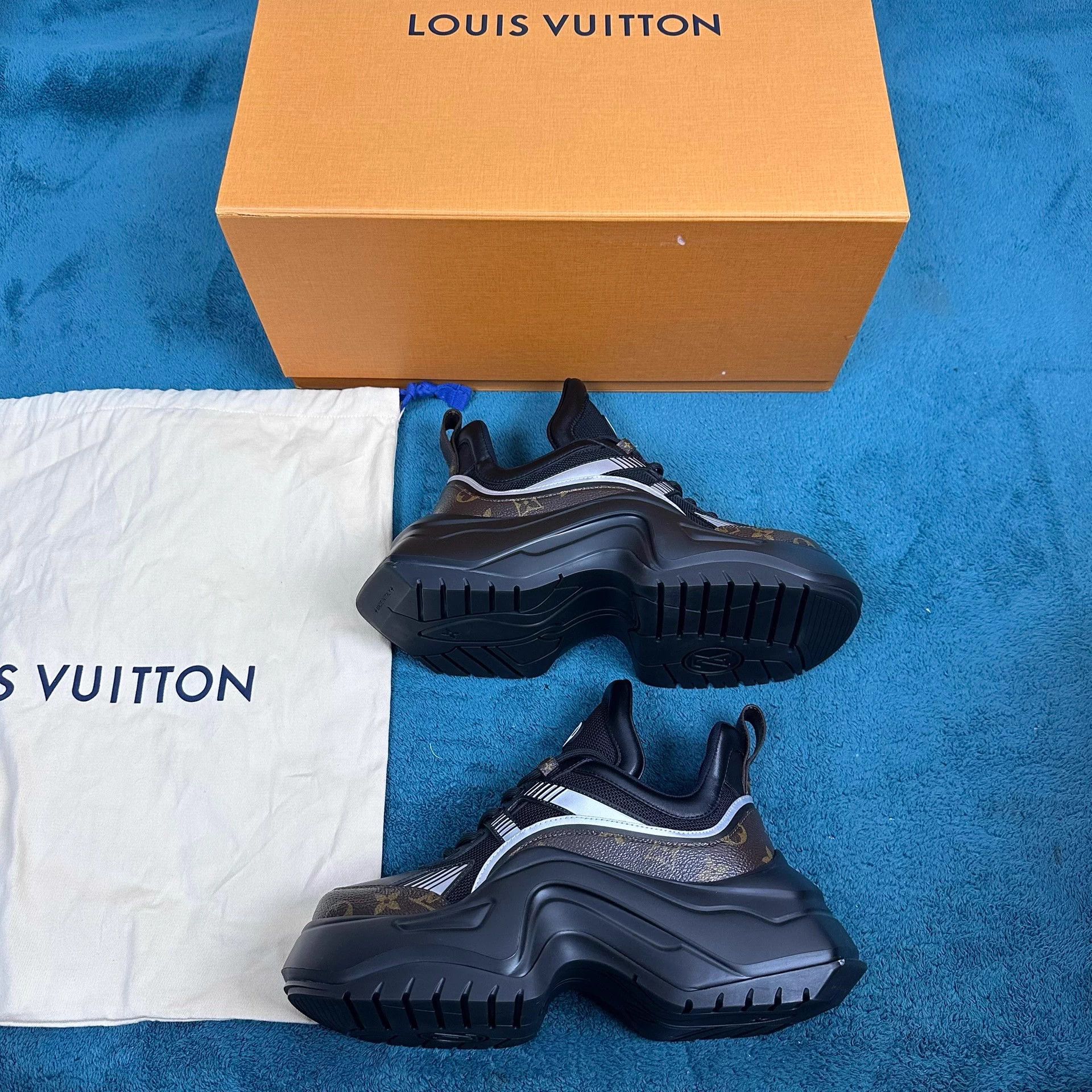 Louis Vuitton LV Trainer 2.0 Black Brown EUR 38.5 Size US 7.5 / IT 37.5 - 2 Thumbnail