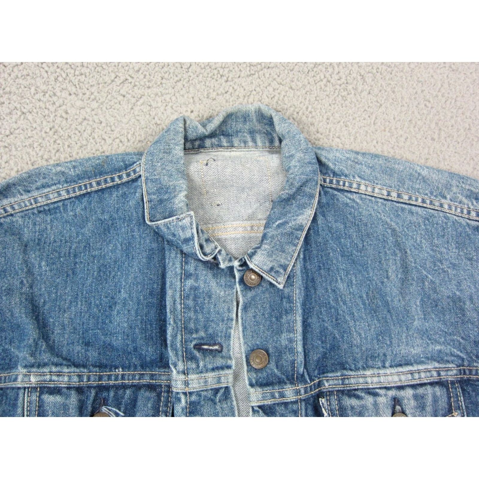 Levi's VINTAGE Levi's Trucker Jacket Mens L Blue Denim Button Regular 80s 90s Casual Workwear Jeans Style Bomber Jacket Boys Mens Size US 33 - 2 Thumbnail
