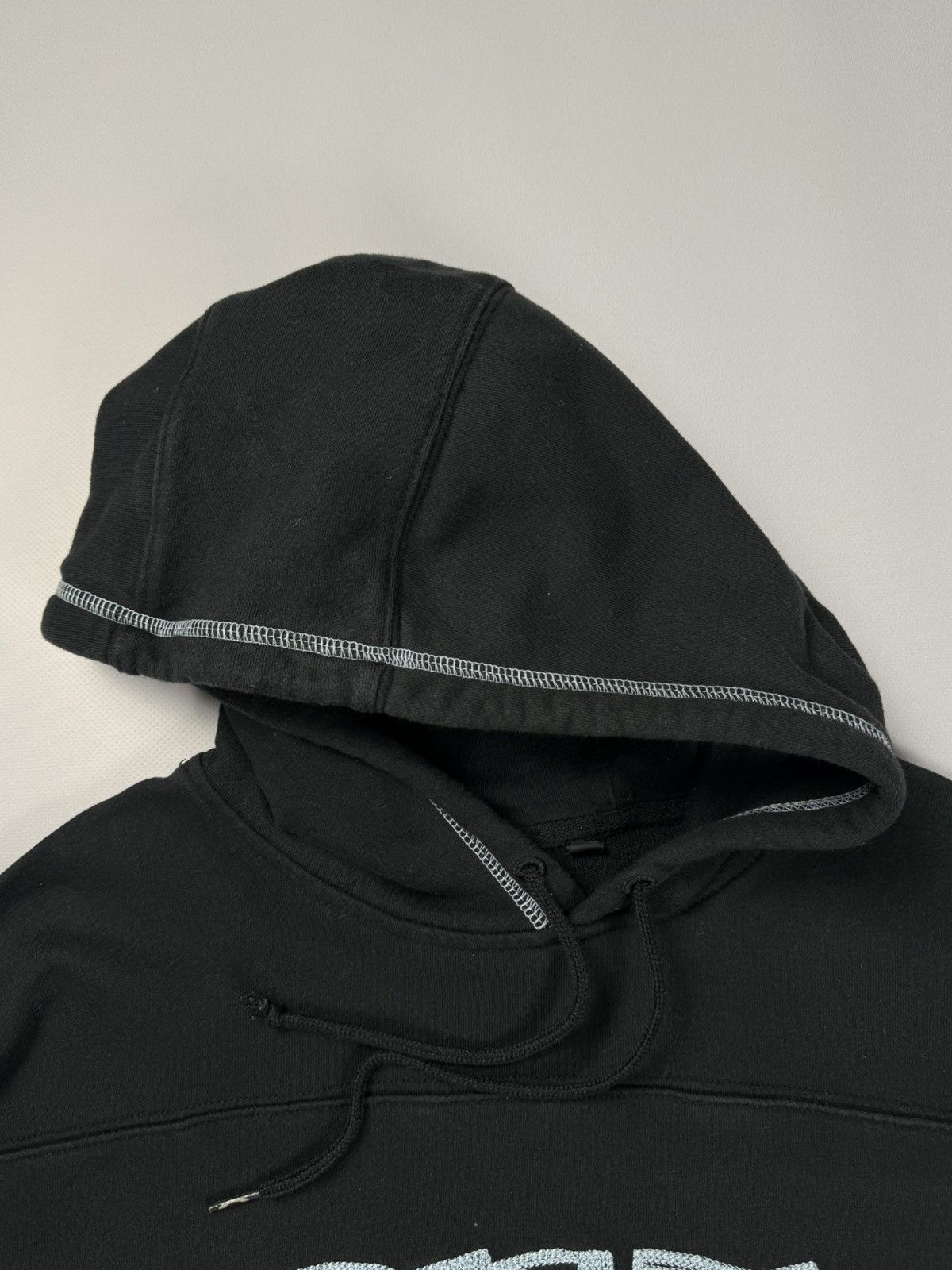 Oakley Vintage Oakley Embroidered Logo Hoodie Y2K Size US L / EU 52-54 / 3 - 5 Thumbnail