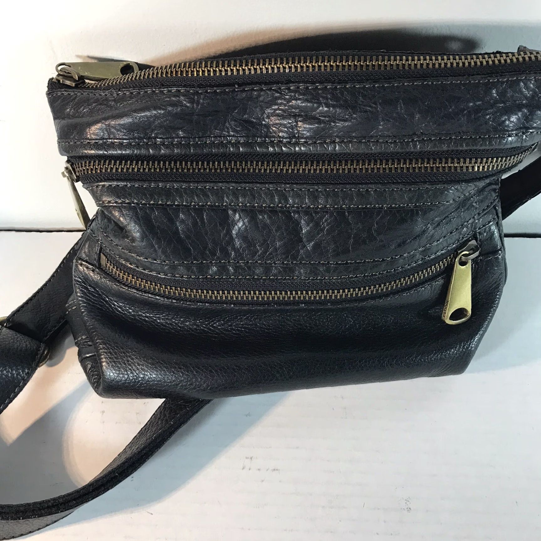 Fossil Fossil Crossbody Bag Women's Leather Medium Black Pockets Zipper Adjustable Strap 2000s Size ONE SIZE - 3 Thumbnail