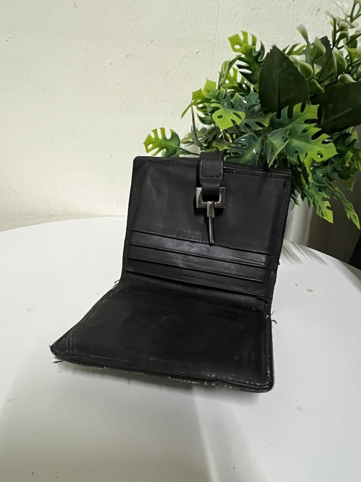 Gucci × Vintage Vintage Gucci Wallet Distresses Size ONE SIZE - 5 Thumbnail