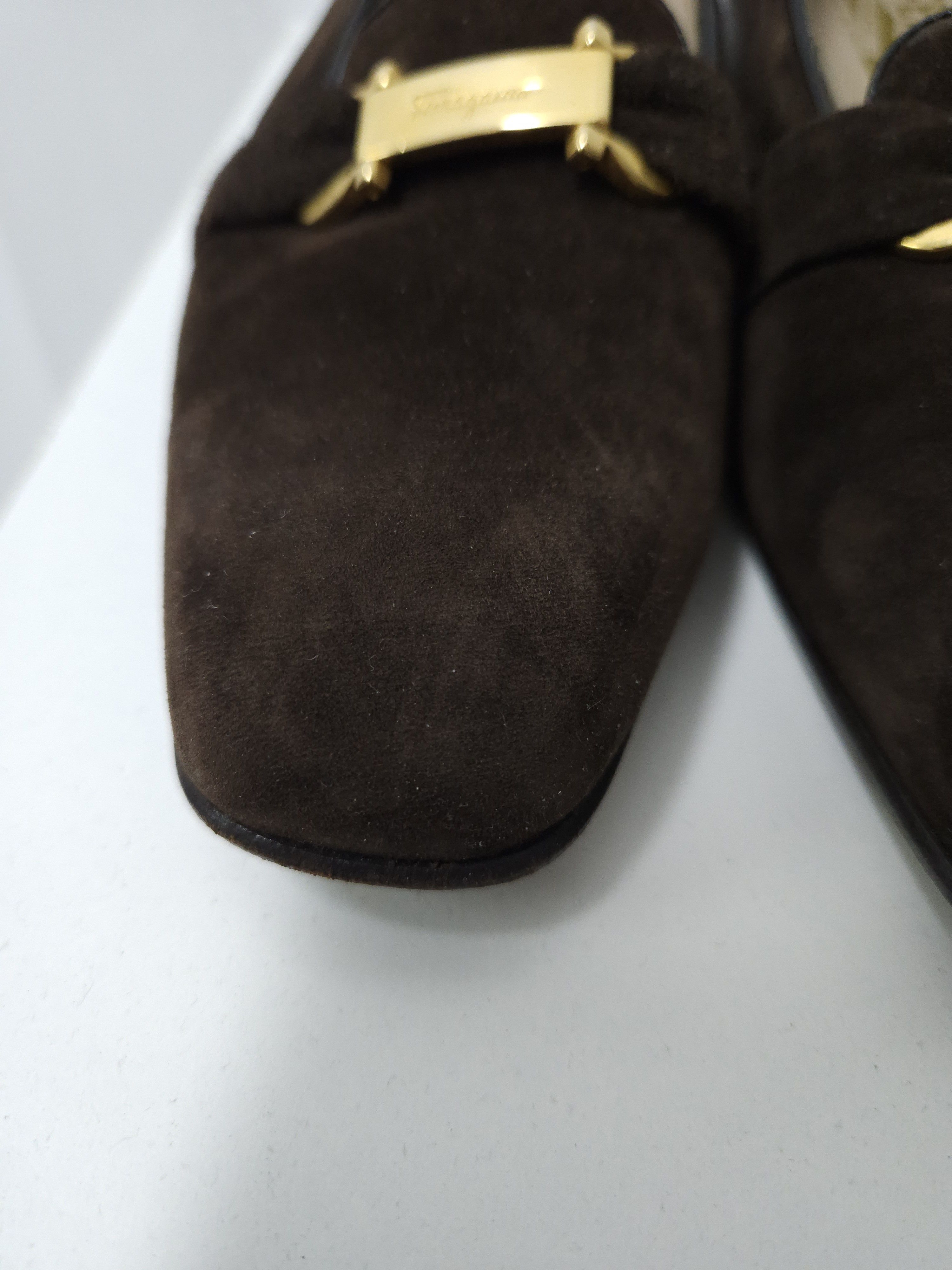 Salvatore Ferragamo Vintage Ferragamo brown suede loafers with gold hardware Size US 7 / IT 37 - 16 Thumbnail