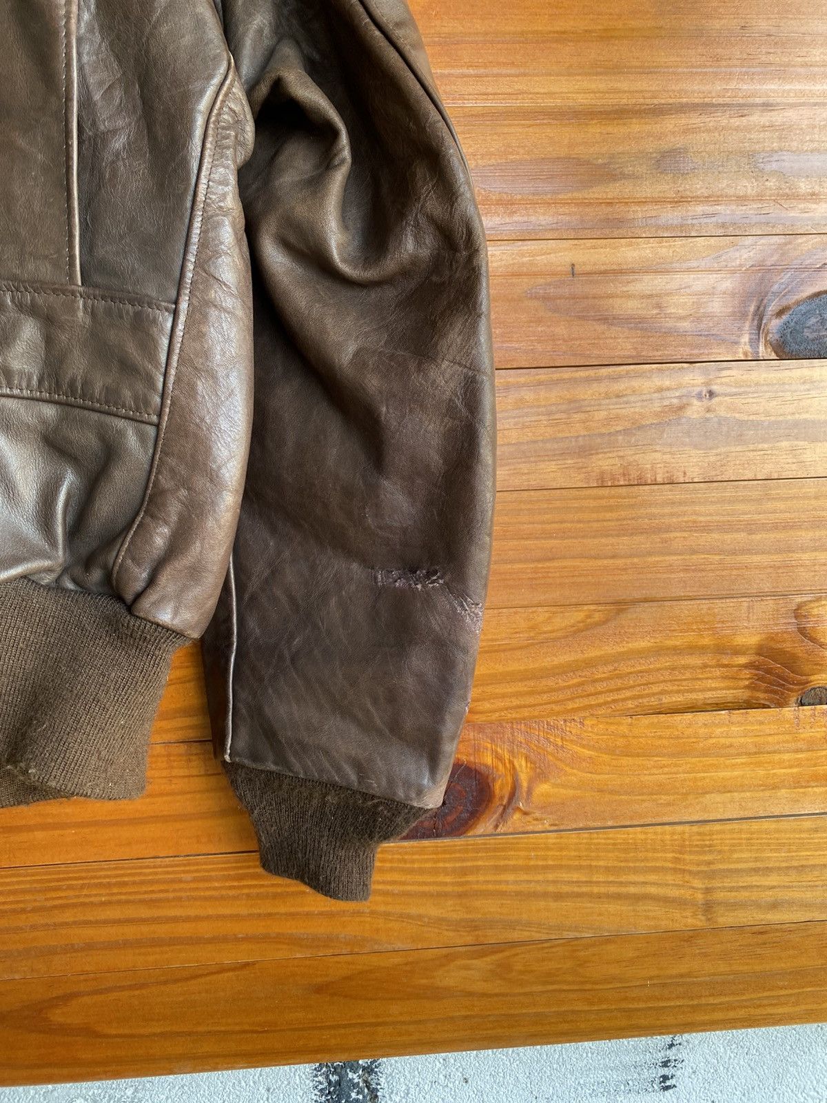 Schott Vintage 70s Schott Leather Flight Jacket Made USA Size 44 Size US XL / EU 56 / 4 - 17 Thumbnail